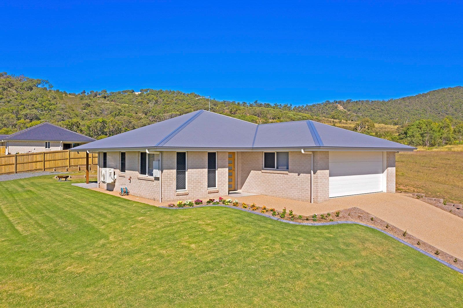 10 Cape Manifold Avenue, Pacific Heights QLD 4703, Pacific Heights - Thumbnail 2