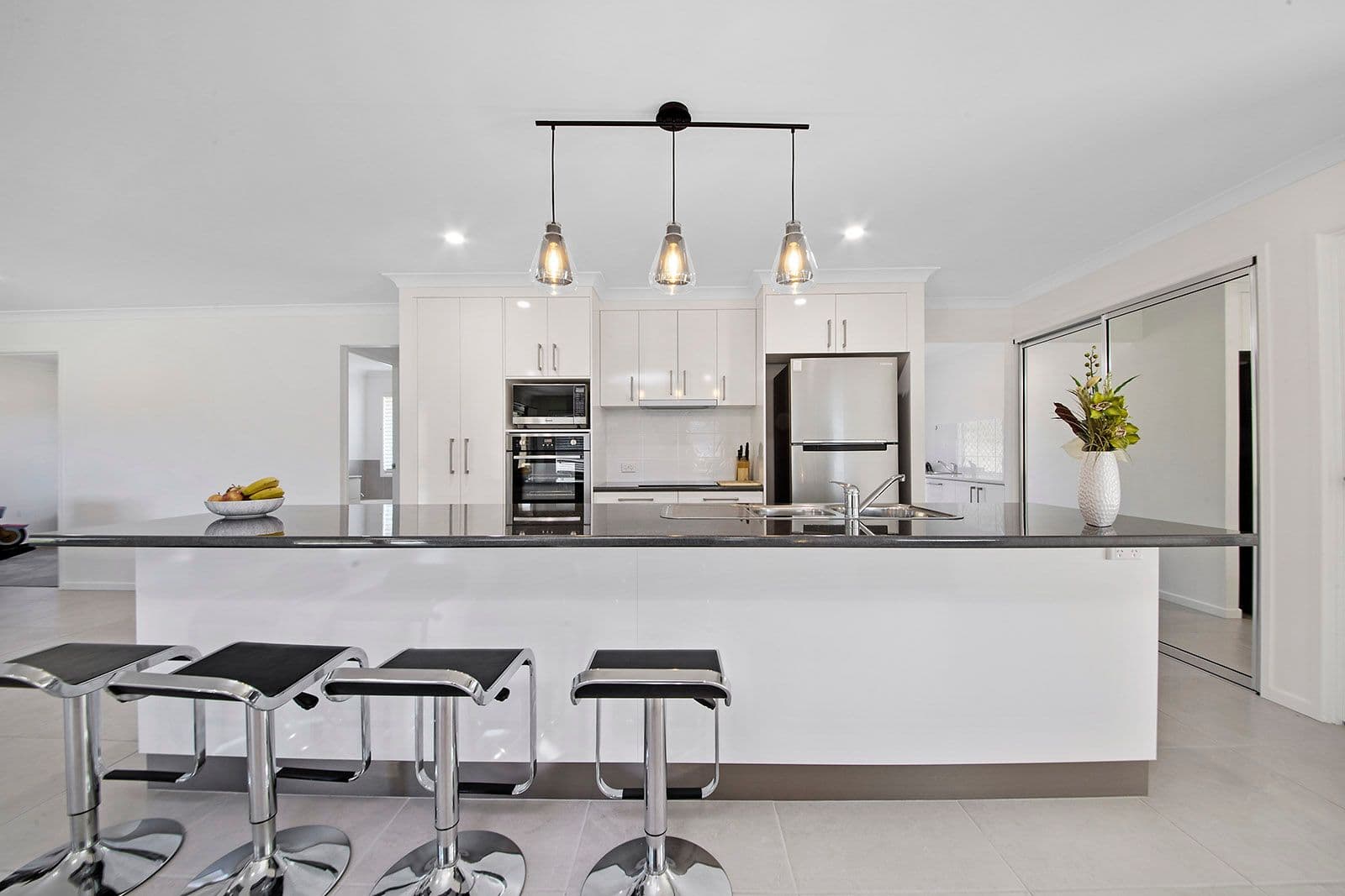 10 Cape Manifold Avenue, Pacific Heights QLD 4703, Pacific Heights - Thumbnail 3