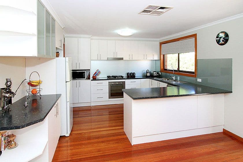 4 Forbes Court, MILL PARK VIC 3082, Mill Park - Thumbnail 2