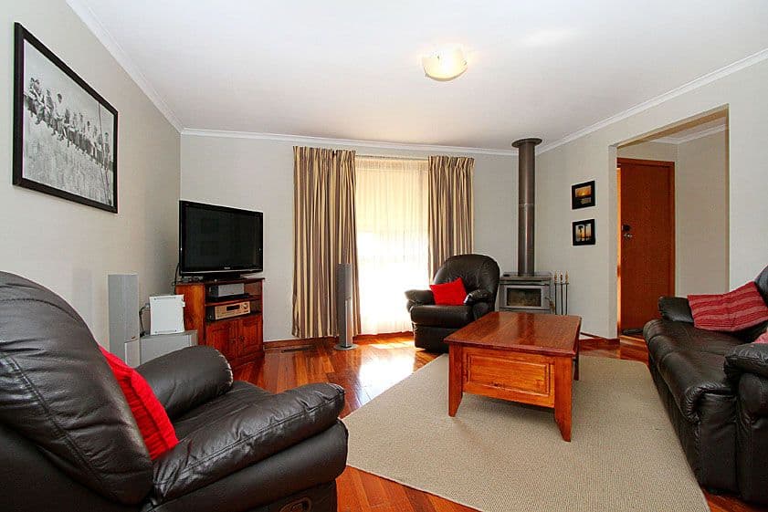 4 Forbes Court, MILL PARK VIC 3082, Mill Park - Thumbnail 6