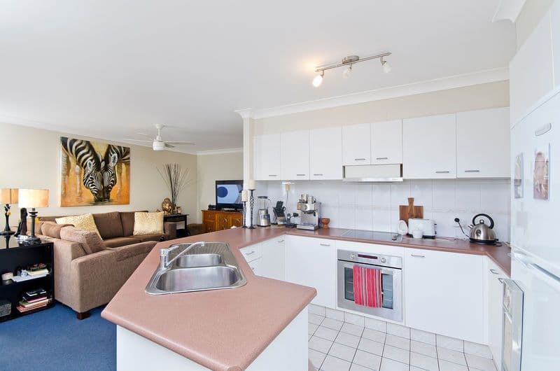 76 Hoffschildt Drive, CURRUMBIN WATERS QLD 4223, Currumbin Waters - Thumbnail 4