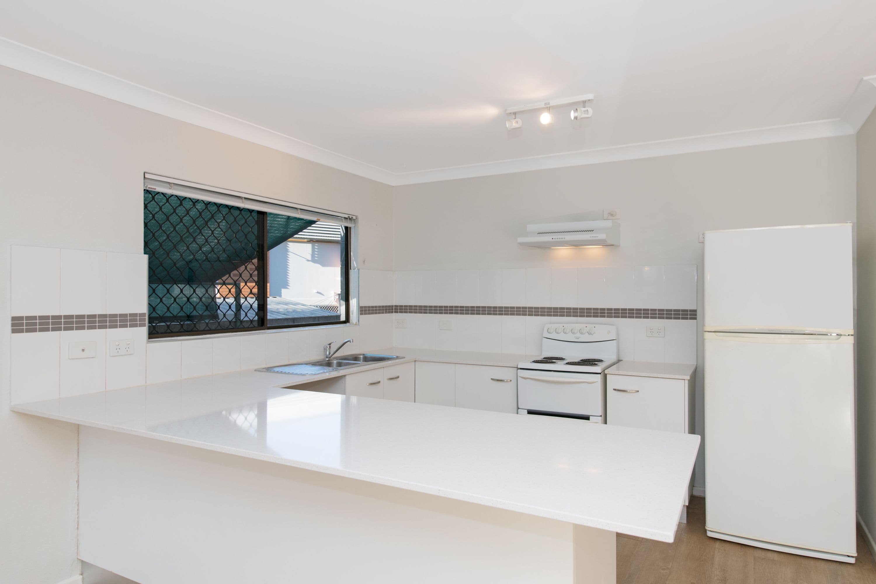 7 Oxford Street, Hyde Park QLD 4812, Hyde Park - Thumbnail 3