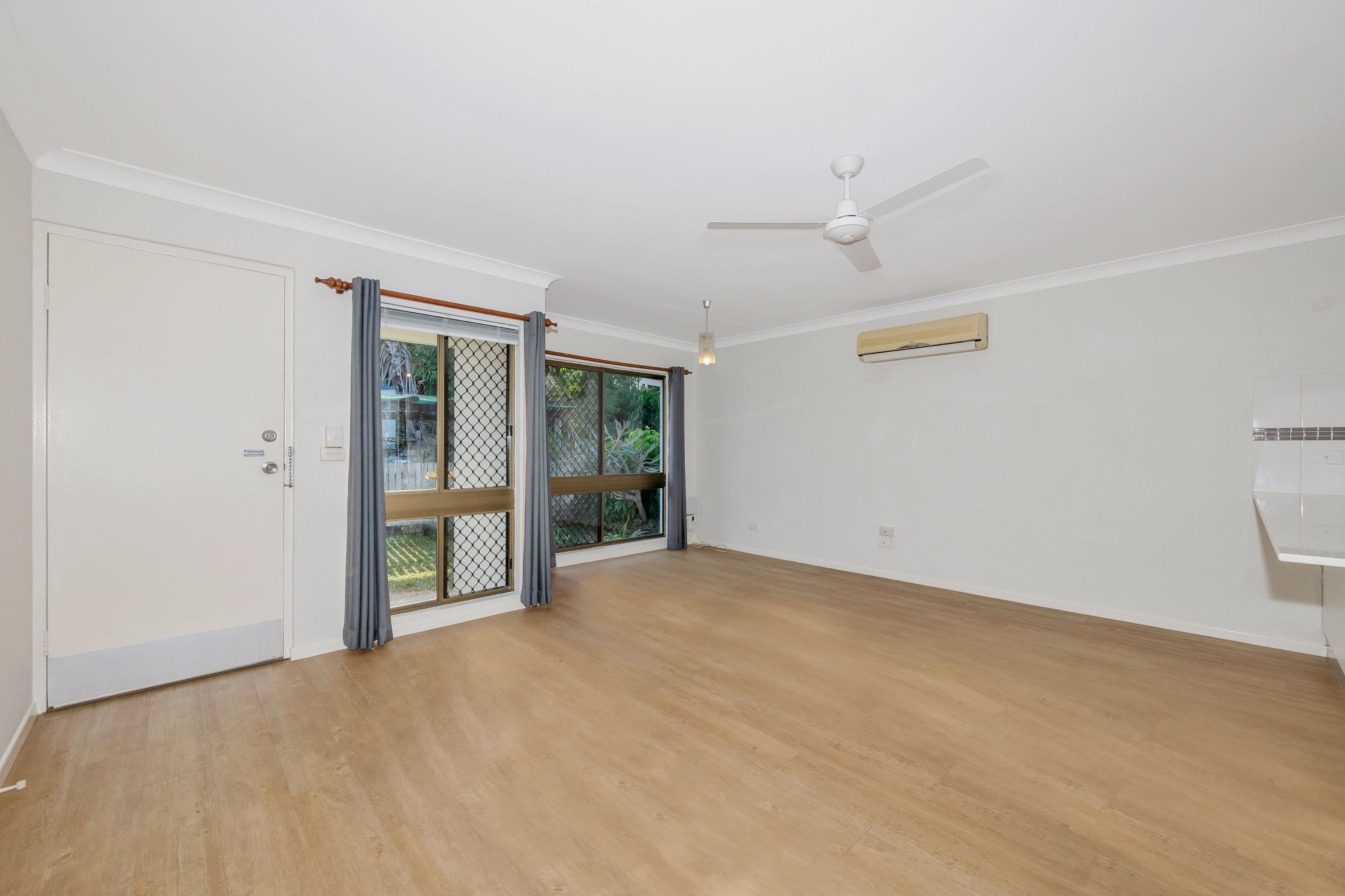 7 Oxford Street, Hyde Park QLD 4812, Hyde Park - Thumbnail 4