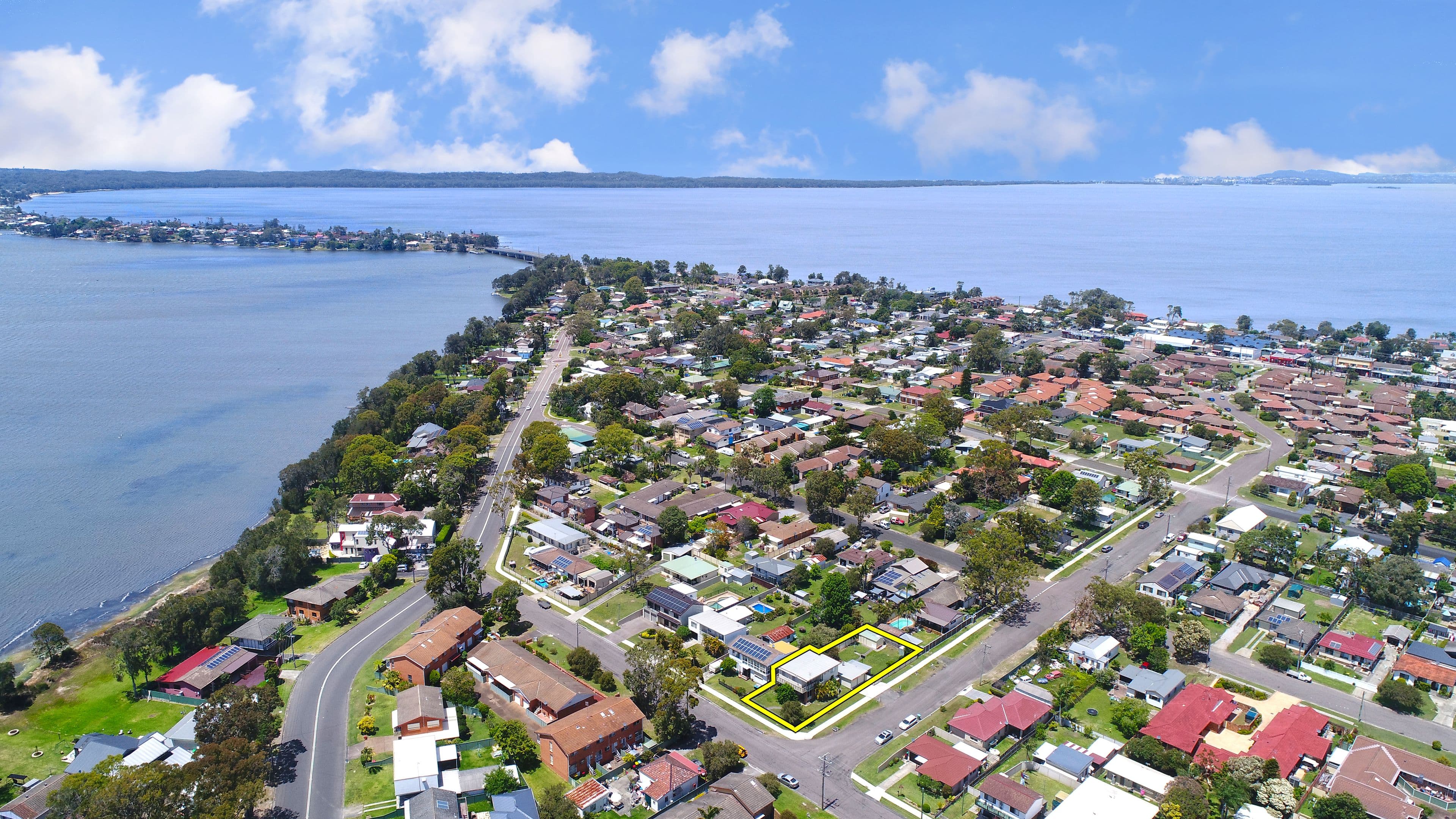 10 Suncrest Parade, Gorokan - Image 1