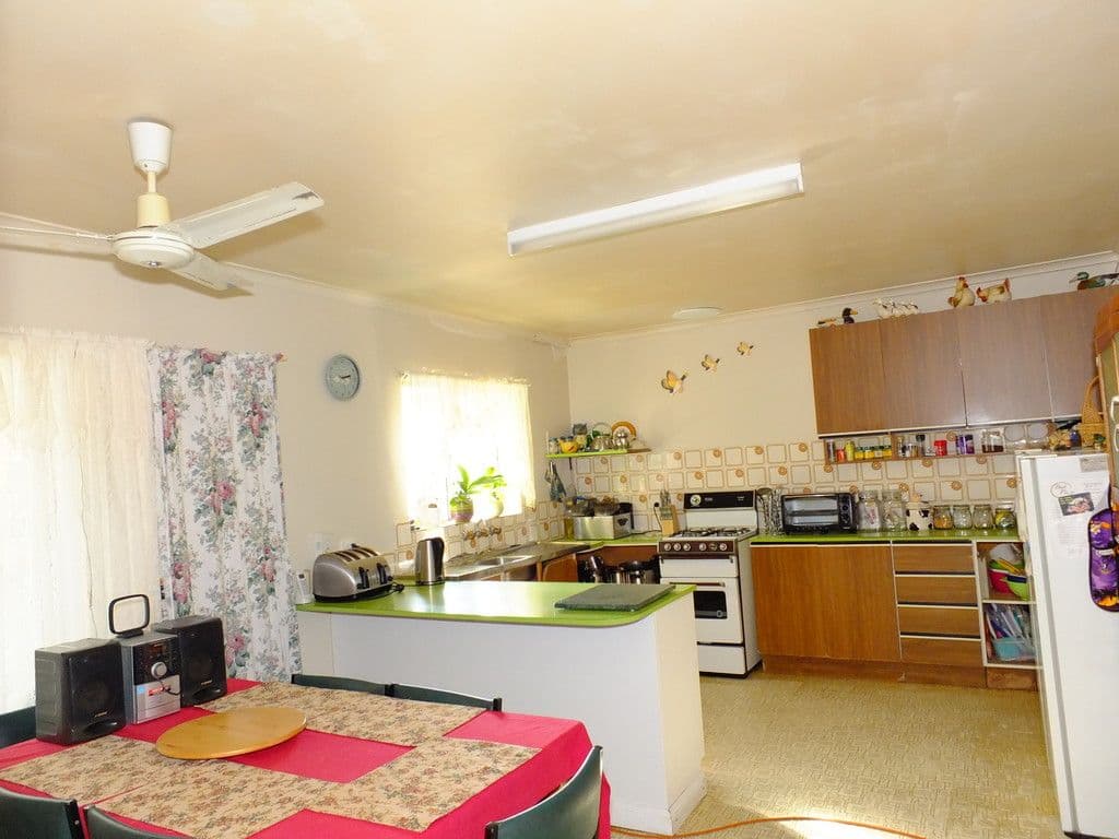 2 Elder Street, Wallaroo SA 5556, Wallaroo - Thumbnail 4