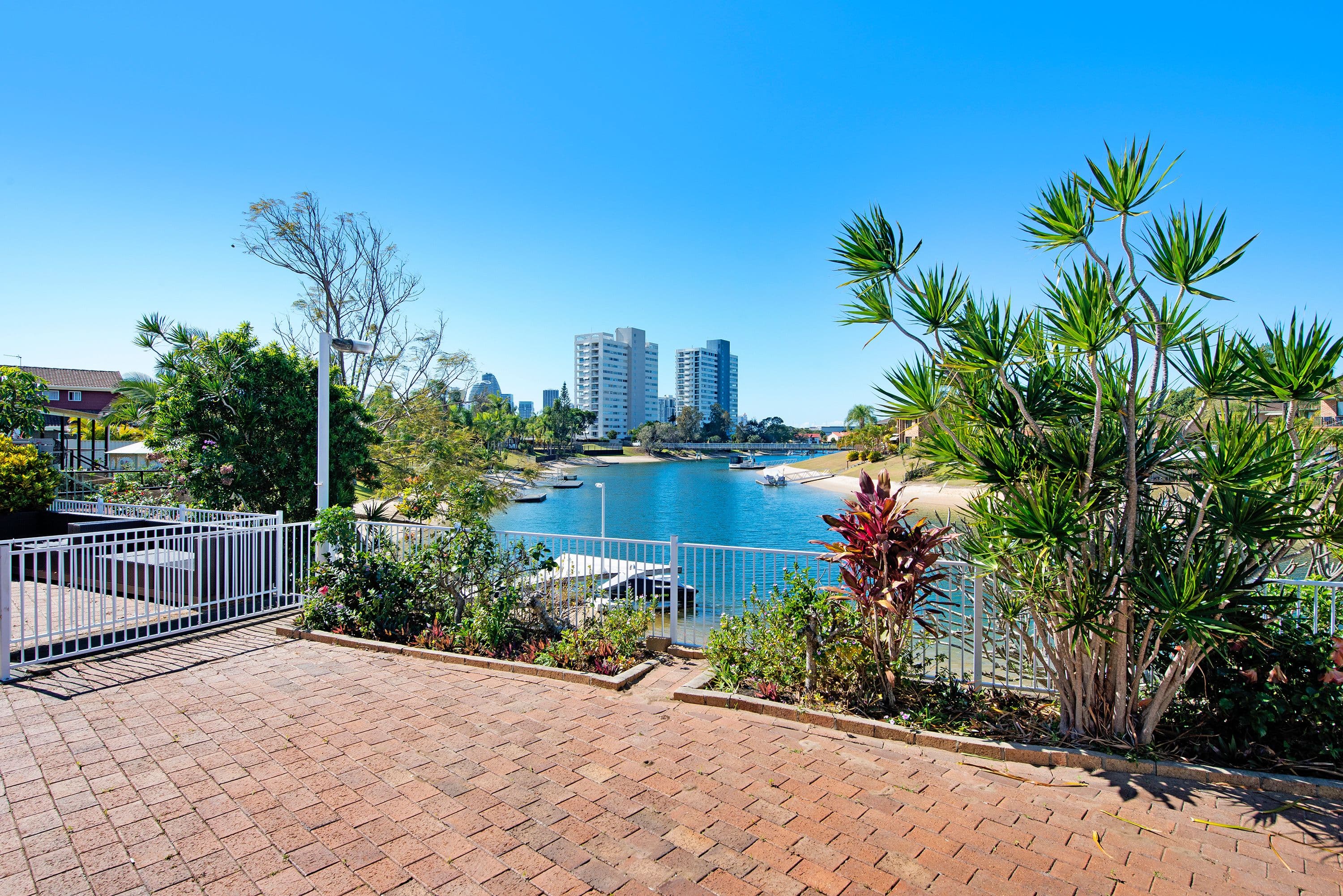 4 Plumosa Court, Mermaid Waters QLD 4218, Mermaid Waters - Thumbnail 2
