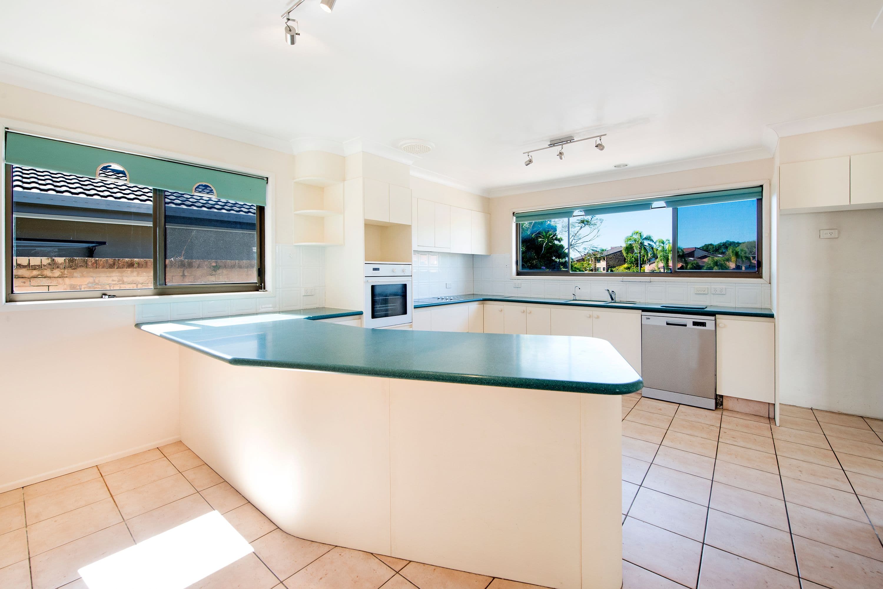 4 Plumosa Court, Mermaid Waters QLD 4218, Mermaid Waters - Thumbnail 6