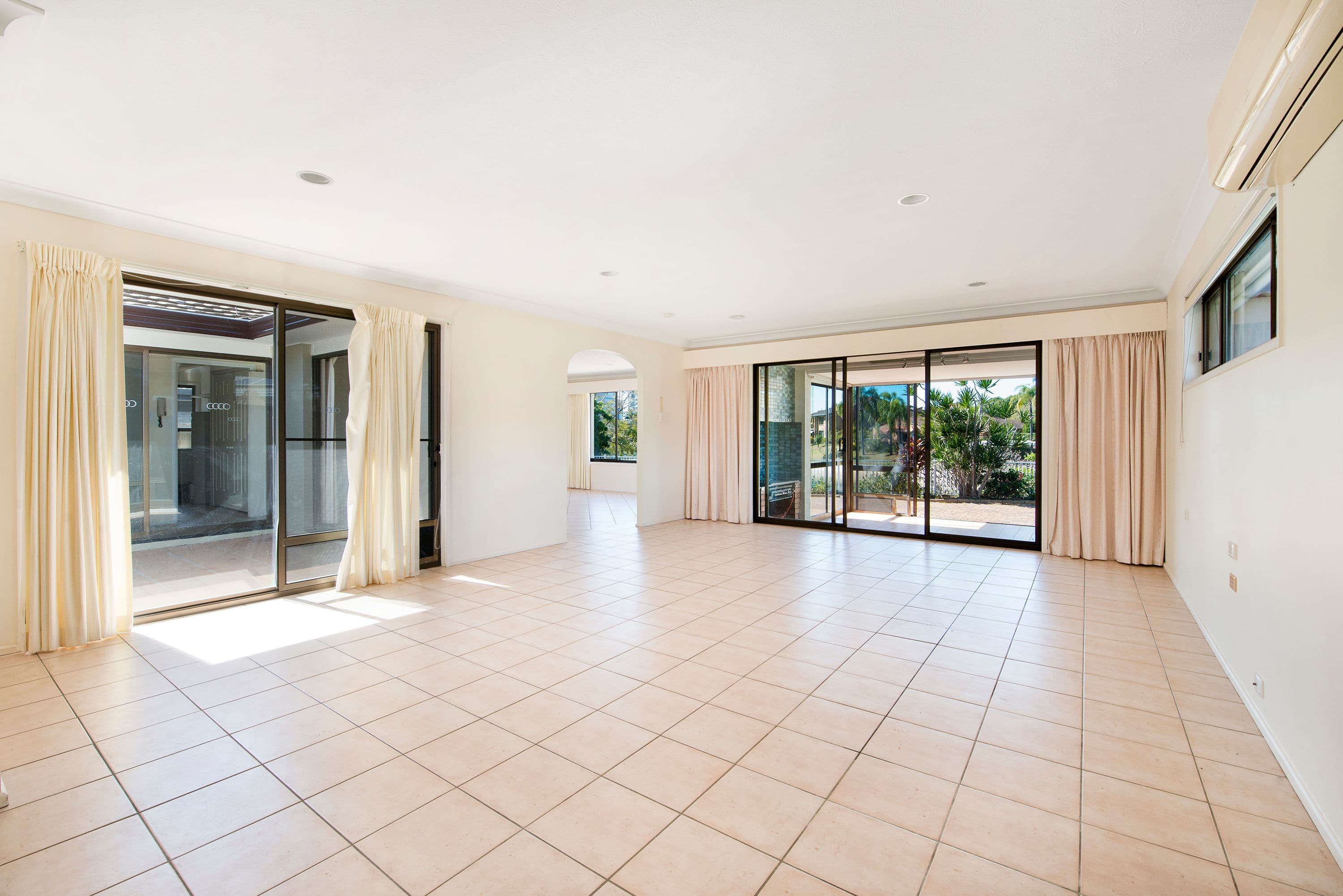 4 Plumosa Court, Mermaid Waters QLD 4218, Mermaid Waters - Thumbnail 7