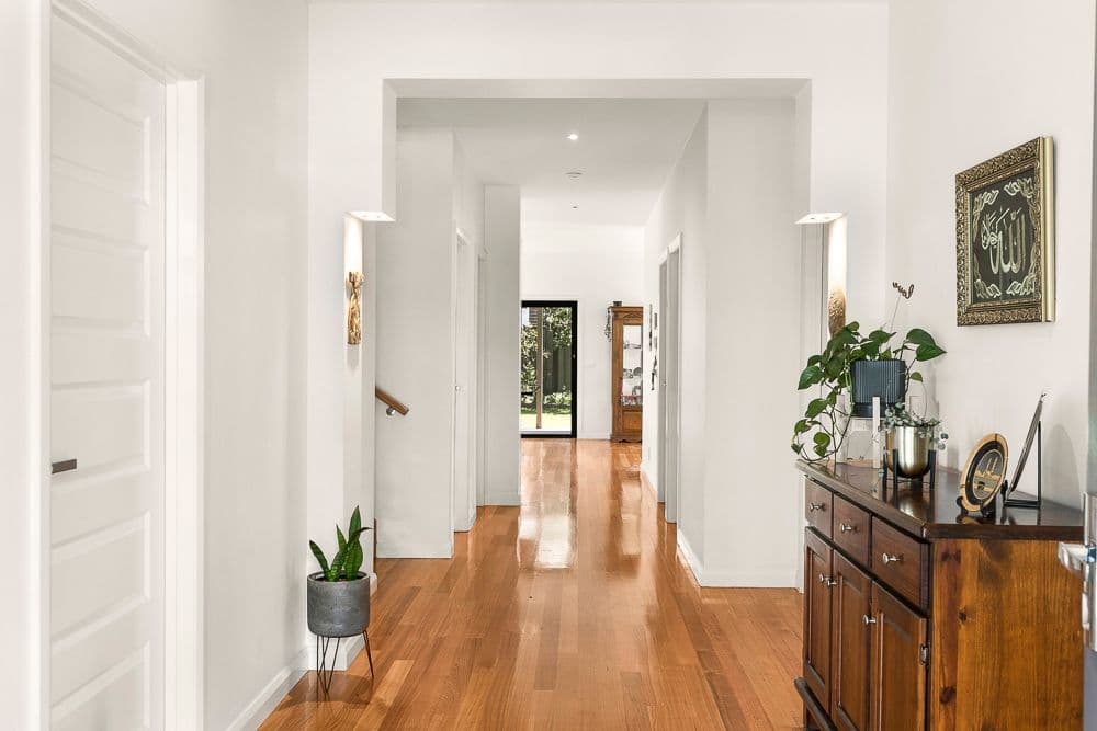 30 Bluebird Way, Roxburgh Park VIC 3064, Roxburgh Park - Thumbnail 2