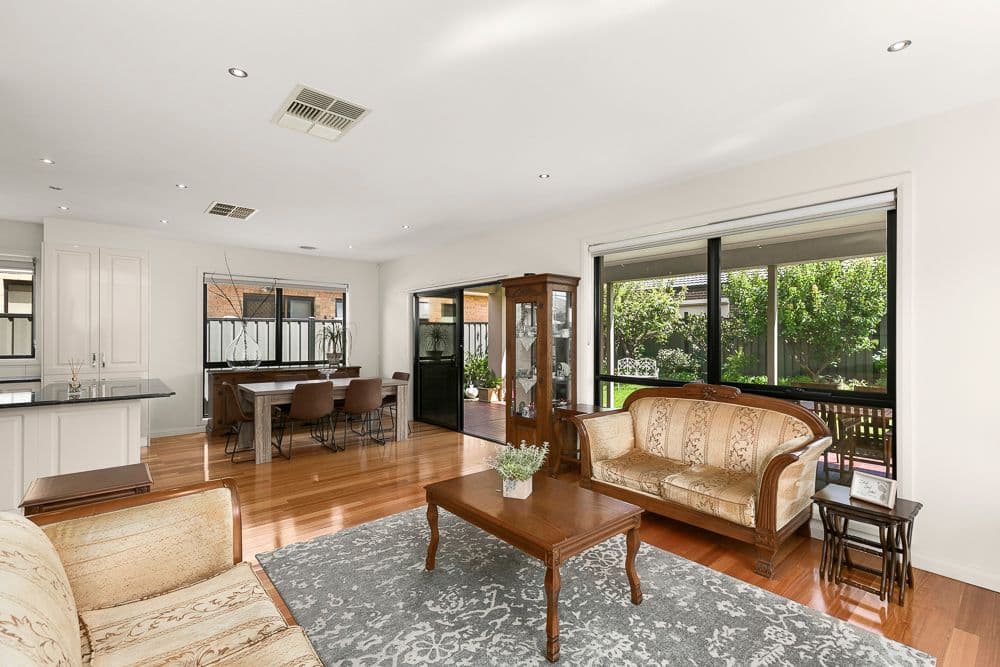 30 Bluebird Way, Roxburgh Park VIC 3064, Roxburgh Park - Thumbnail 4