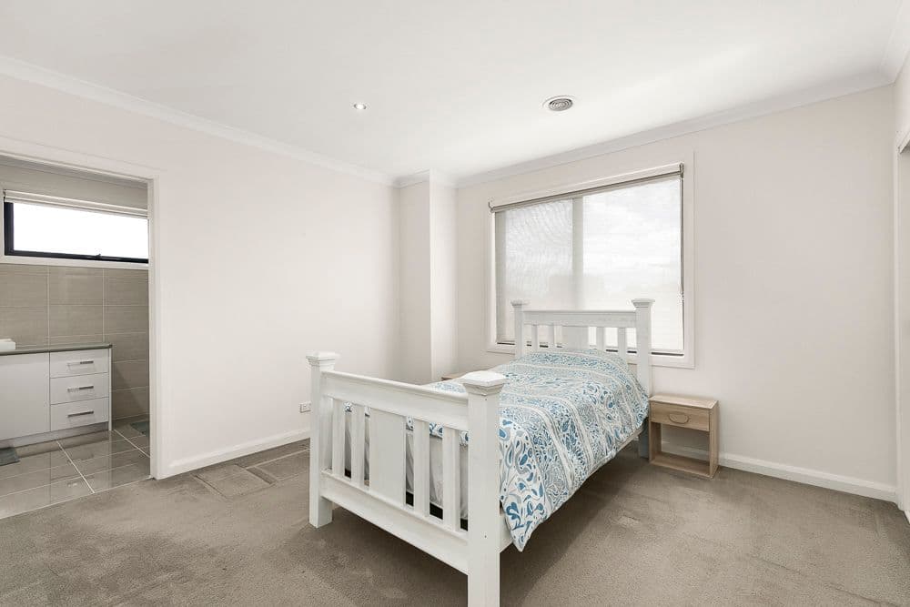30 Bluebird Way, Roxburgh Park VIC 3064, Roxburgh Park - Thumbnail 8