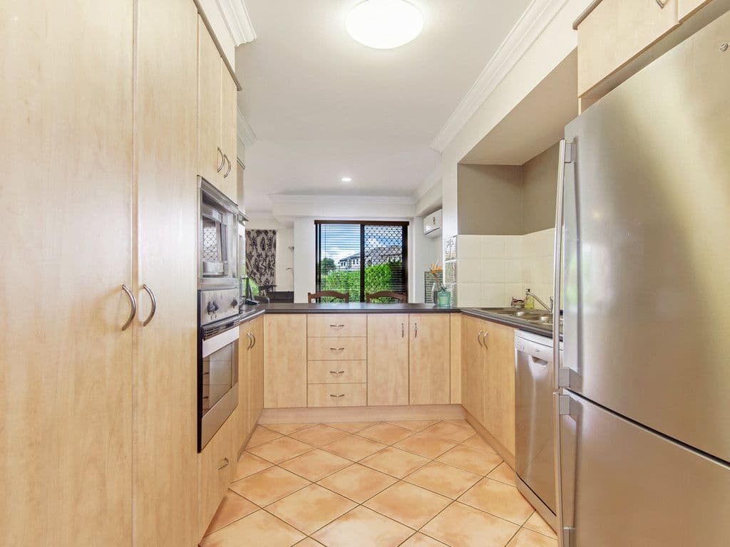 2 Bronberg Court, Southport QLD 4215, Southport - Thumbnail 4