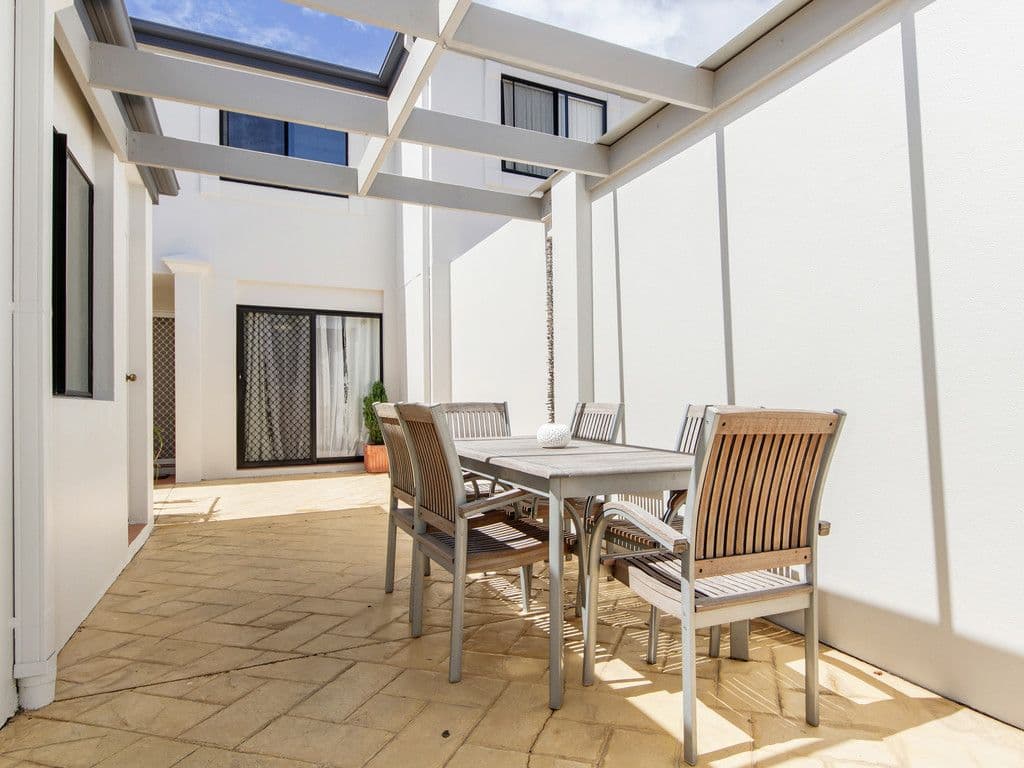 2 Bronberg Court, Southport QLD 4215, Southport - Thumbnail 5