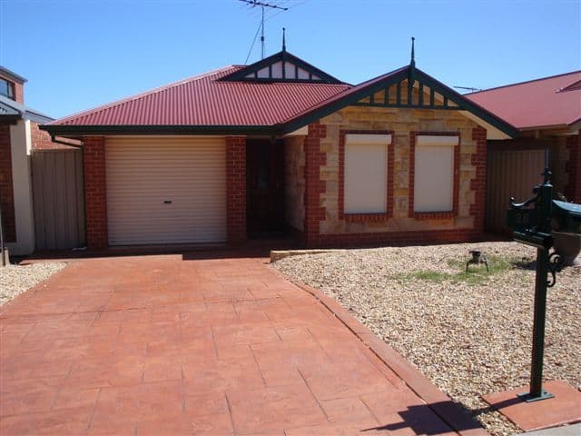 26 Quantock Crescent, CRAIGMORE SA 5114, Craigmore - Image 1