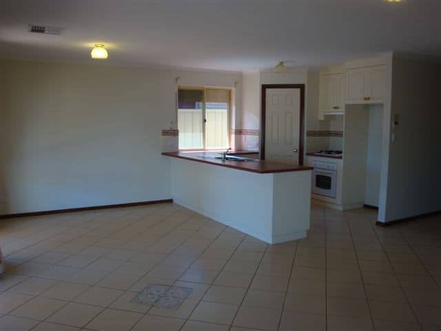 26 Quantock Crescent, CRAIGMORE SA 5114, Craigmore - Thumbnail 2