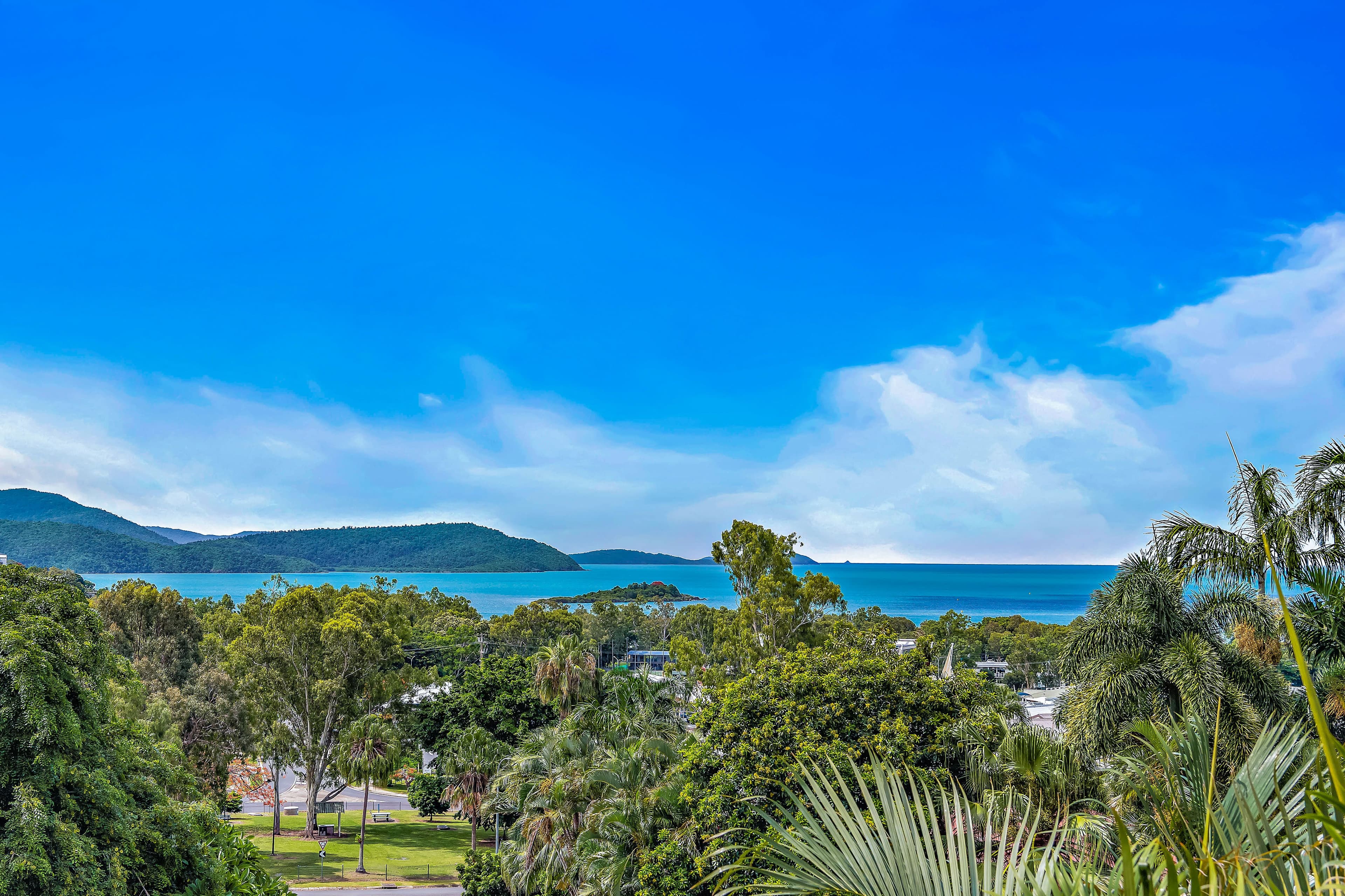 34 Island Drive, Cannonvale QLD 4802, Cannonvale - Thumbnail 2