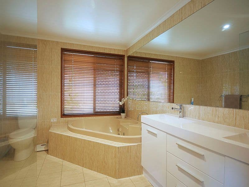 144 K P McGrath Drive, ELANORA QLD 4221, Elanora - Thumbnail 7