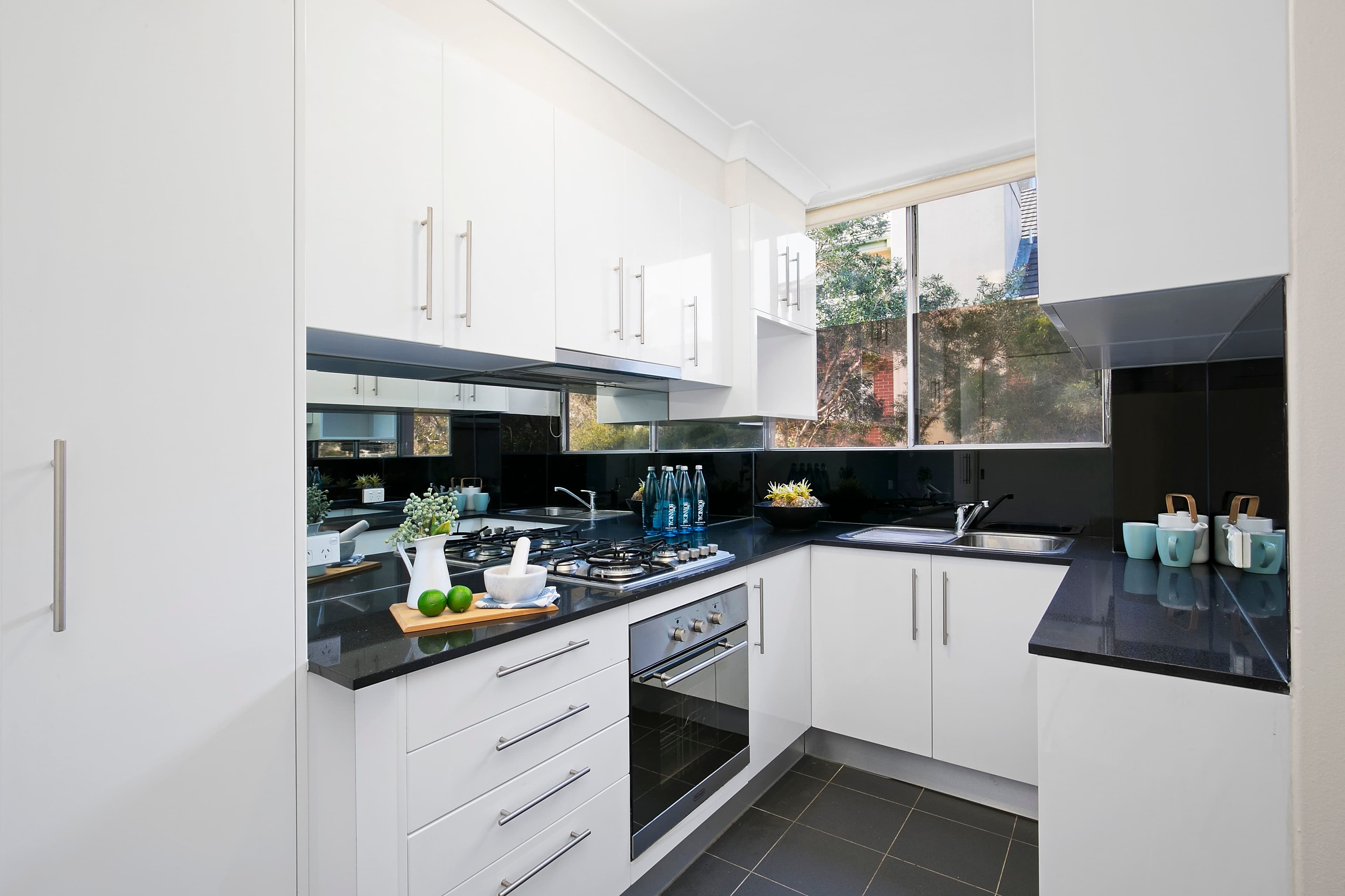 16 Great Ocean Road, Marengo, VIC, Marengo - Thumbnail 3