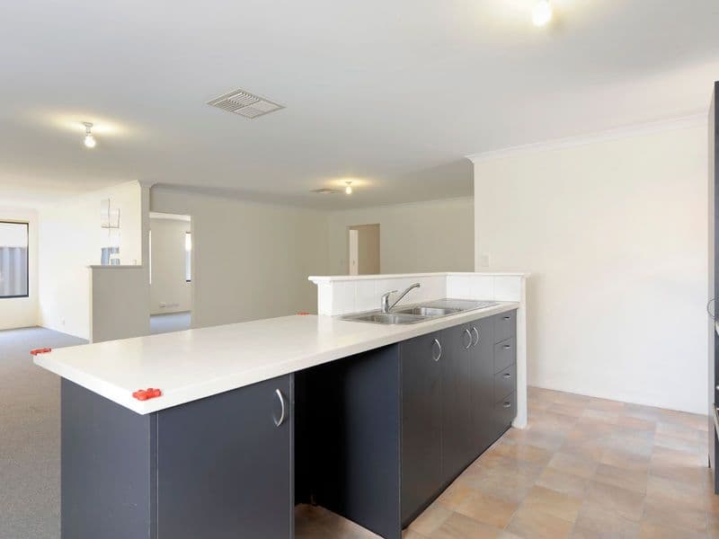 22 Kennedia Court, BALDIVIS WA 6171, Baldivis - Thumbnail 4