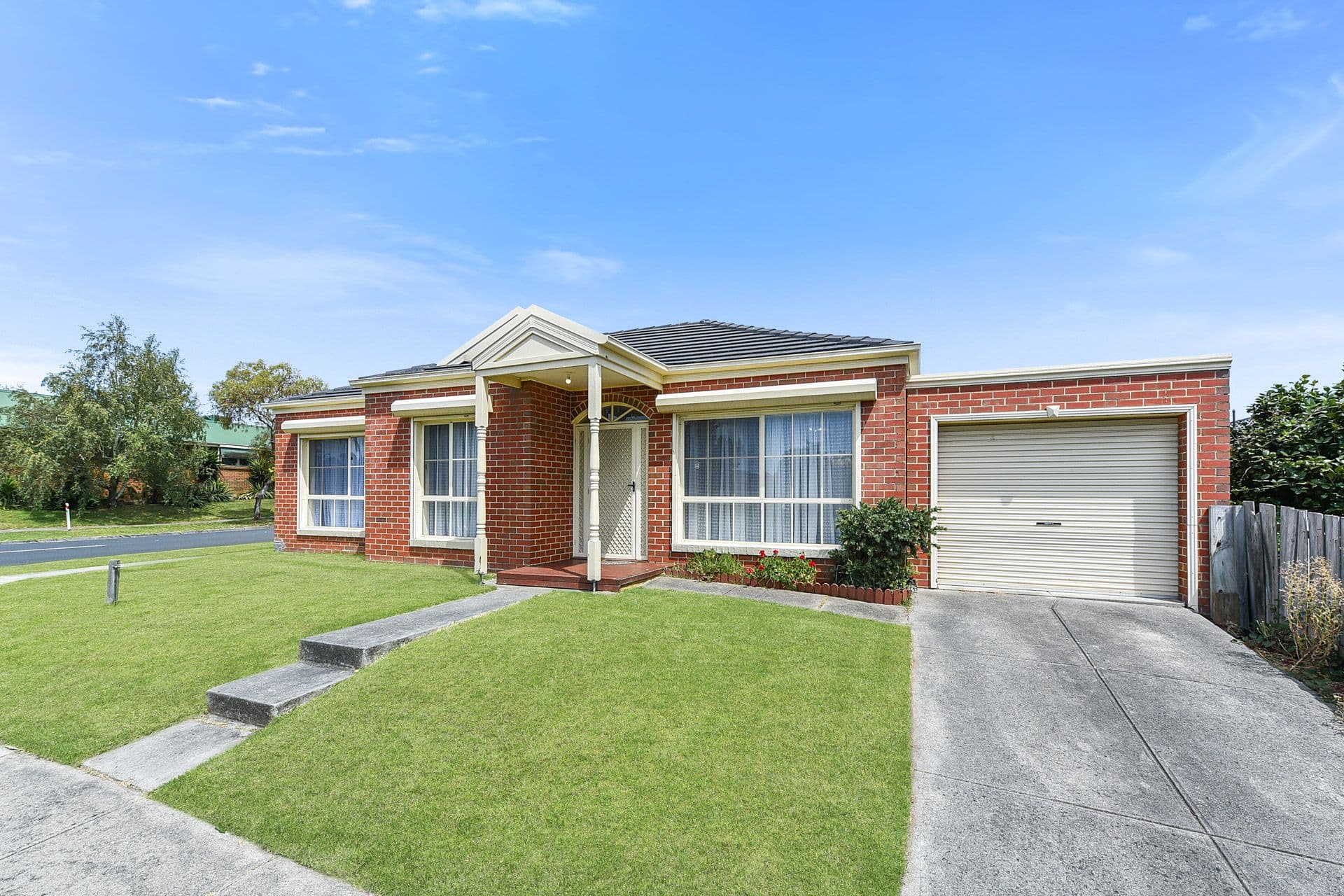 20 Chirnside Road, Berwick VIC 3806, Berwick - Thumbnail 2