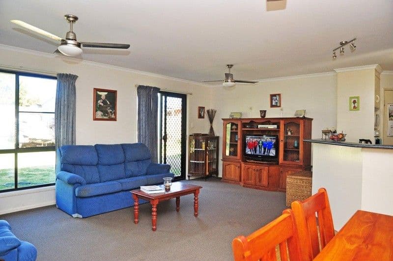 18  Spencer Street, HARRISTOWN QLD 4350, Harristown - Thumbnail 2