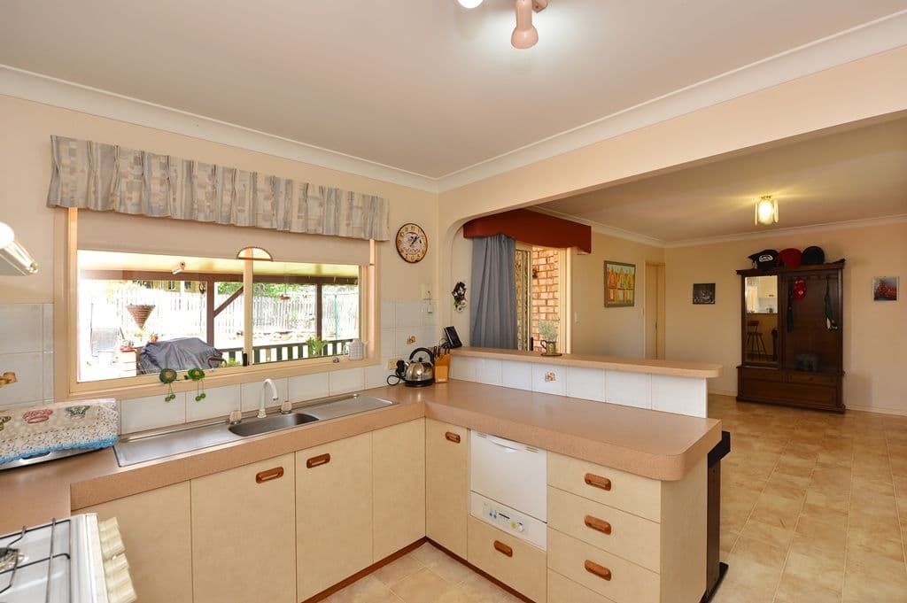 12 Candlebark Court, GLENVALE QLD 4350, Glenvale - Thumbnail 5