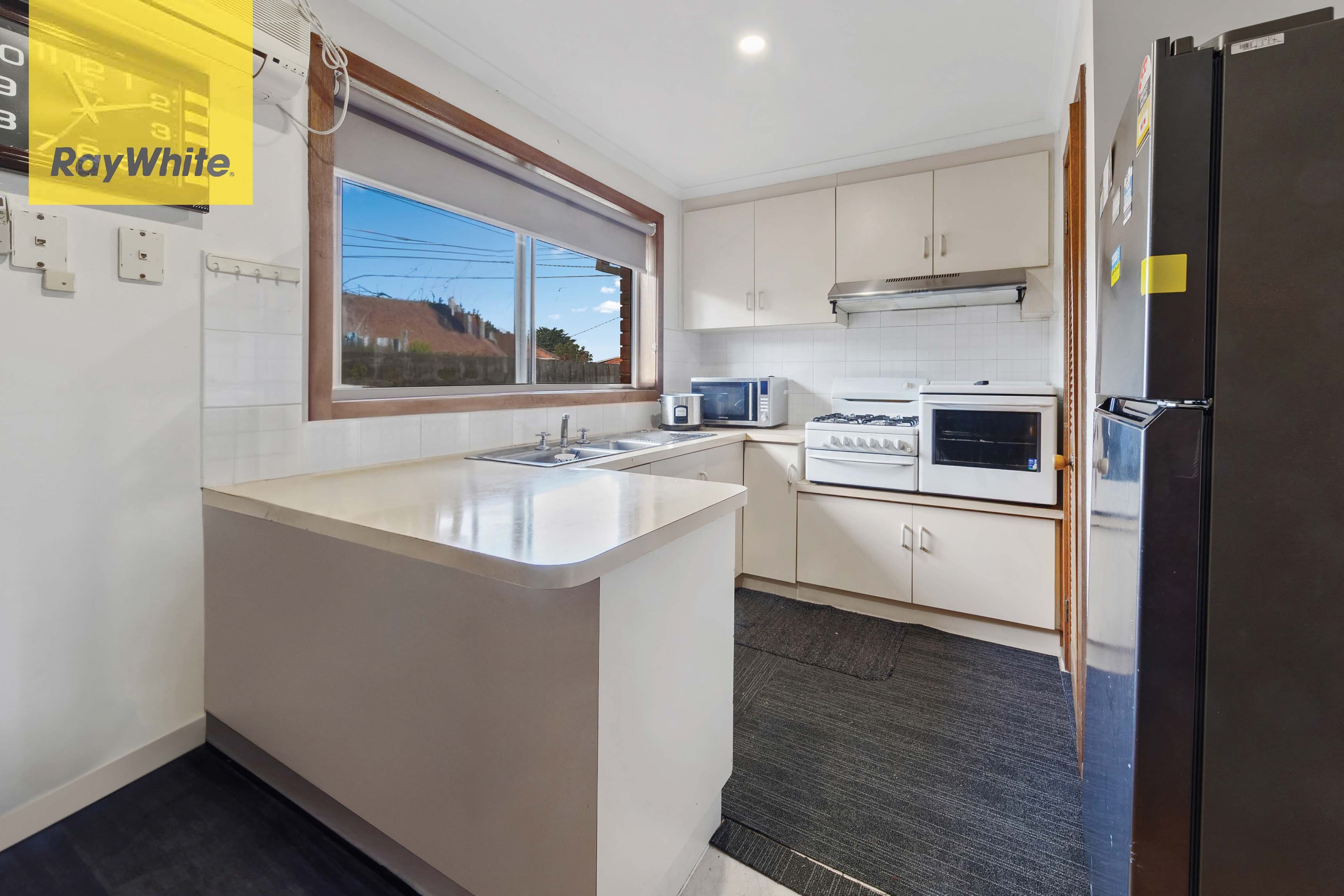 2 Manfred Avenue, St Albans VIC 3021, St Albans - Thumbnail 4