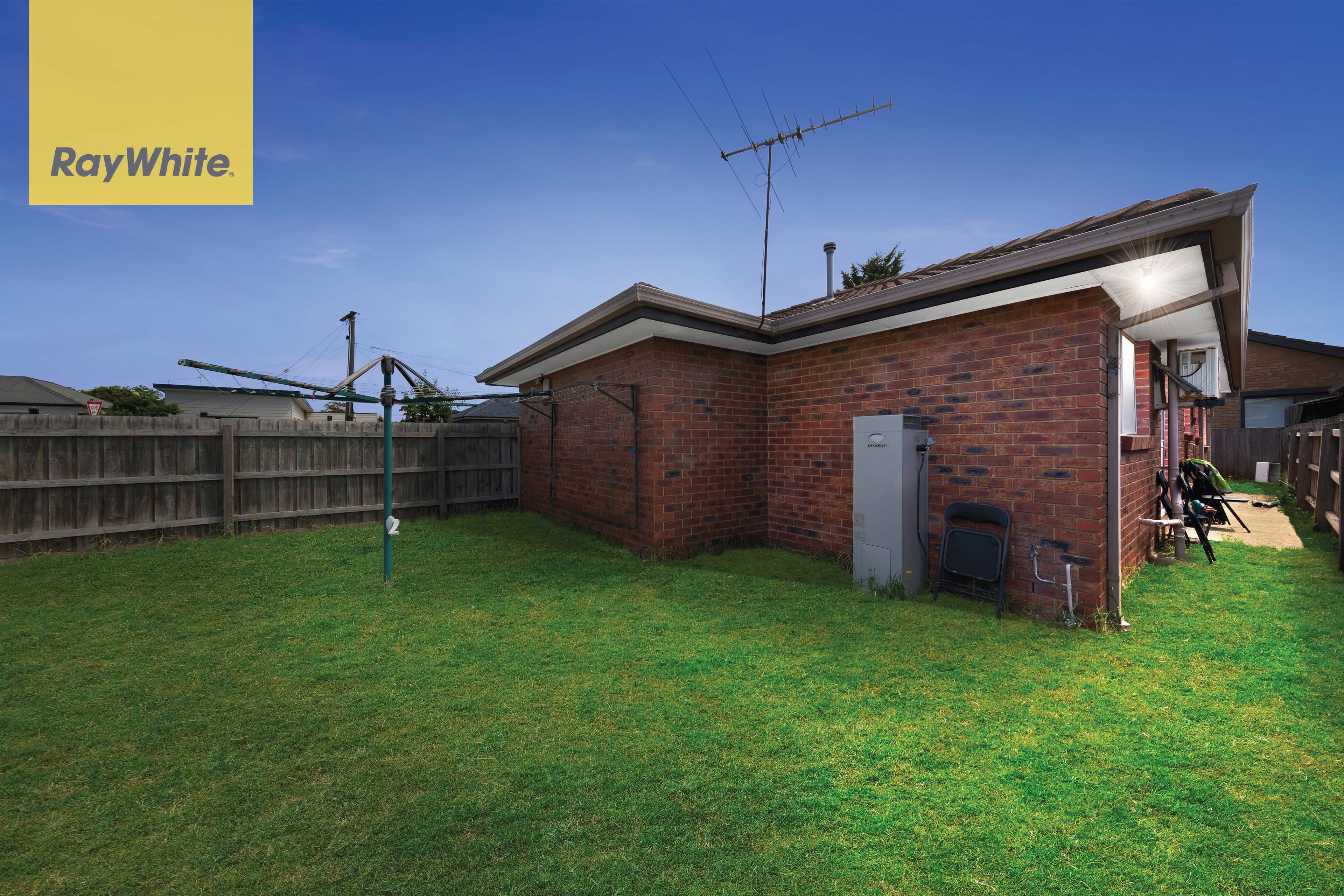 2 Manfred Avenue, St Albans VIC 3021, St Albans - Thumbnail 6