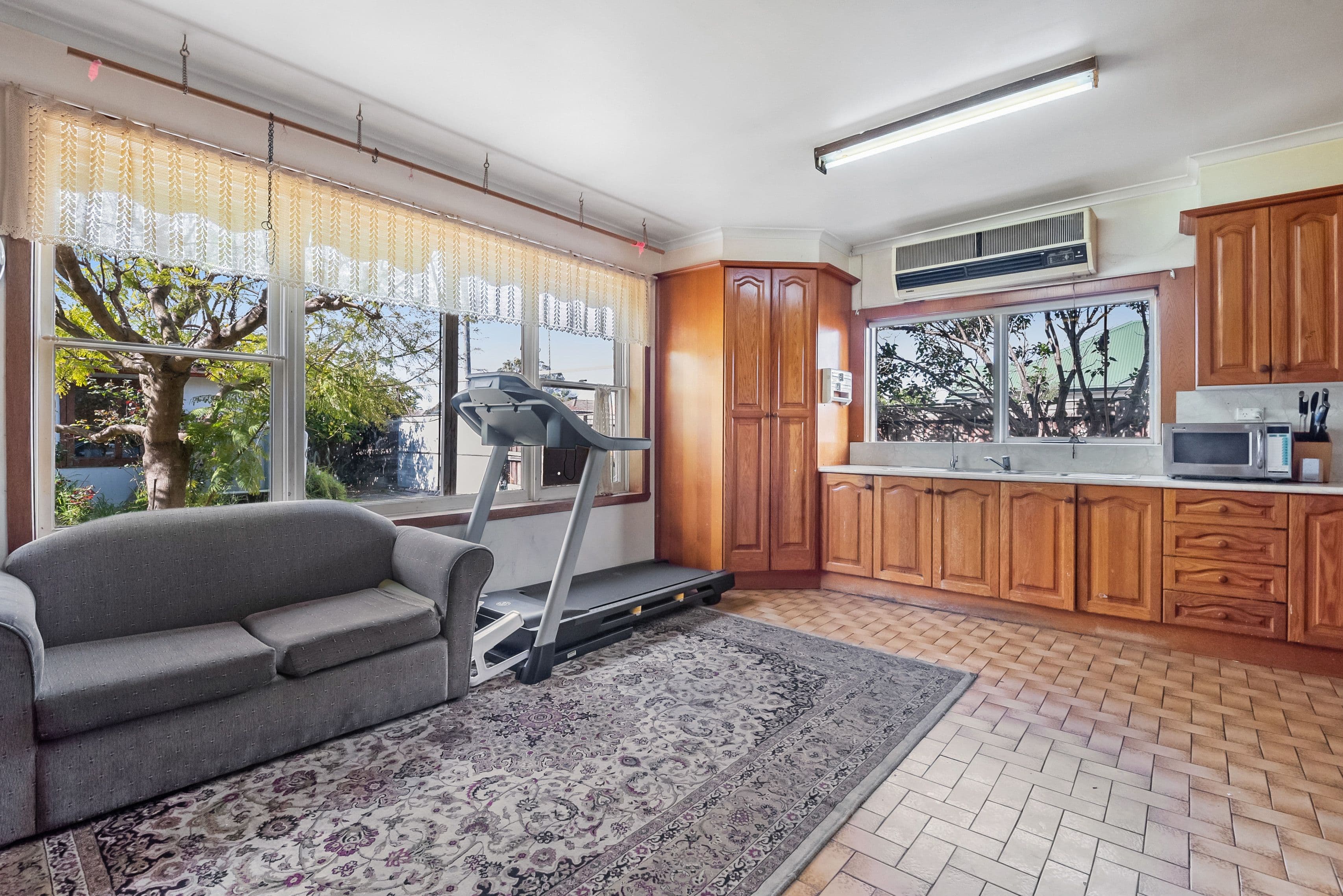 62 Liston Avenue, Reservoir VIC 3073, Reservoir - Thumbnail 5