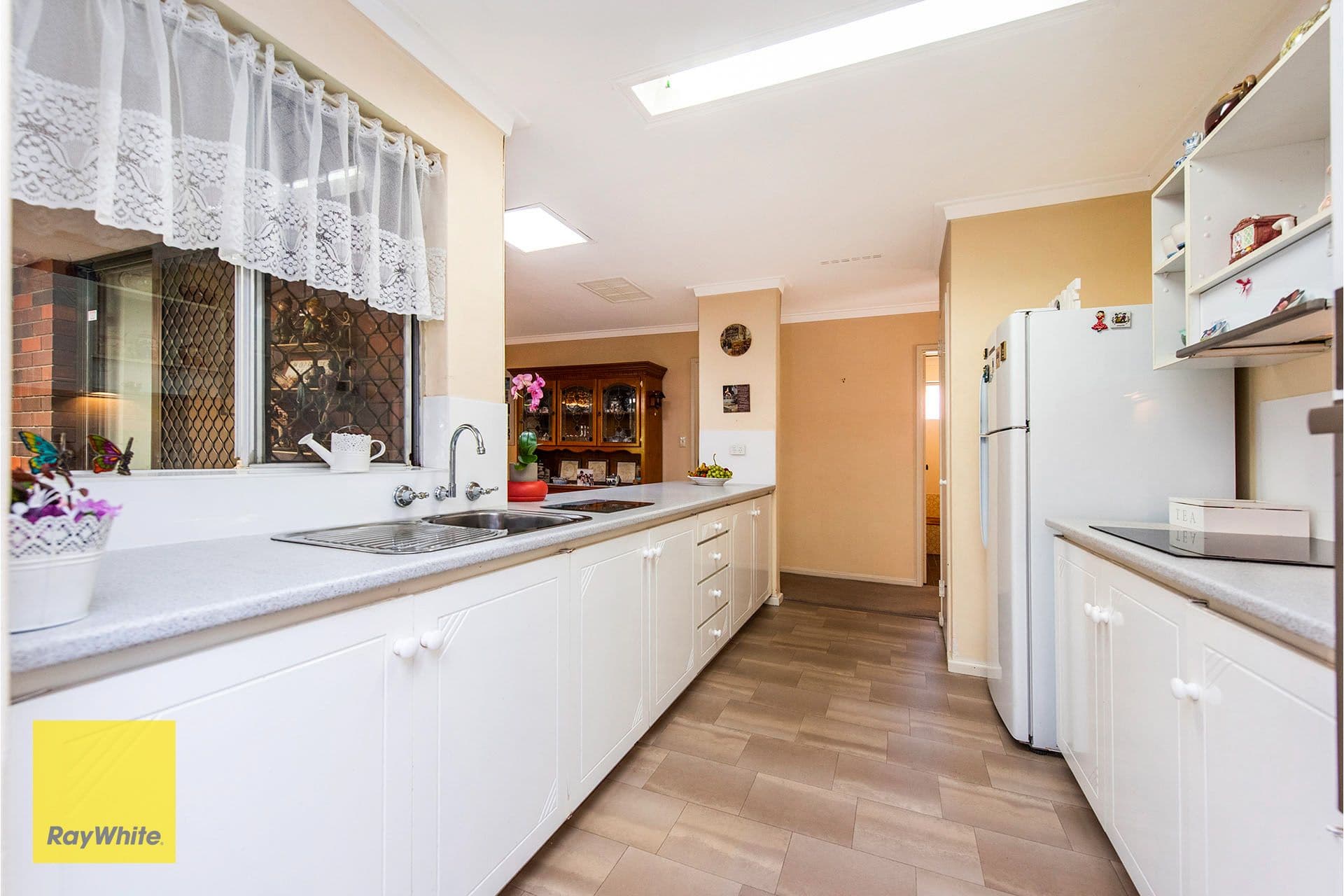 17 Meloway Drive, Maida Vale WA 6057, Maida Vale - Thumbnail 4