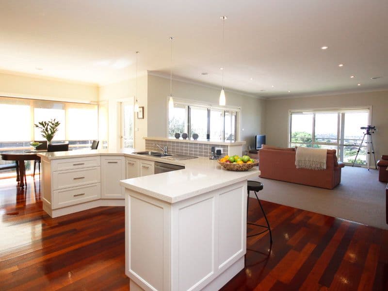 10 Henderson Drive, WANDANA HEIGHTS VIC 3216, Wandana Heights - Thumbnail 2