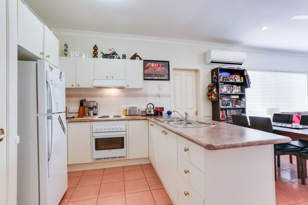3 Prospect Crescent, Forest Lake QLD 4078, Forest Lake - Thumbnail 5