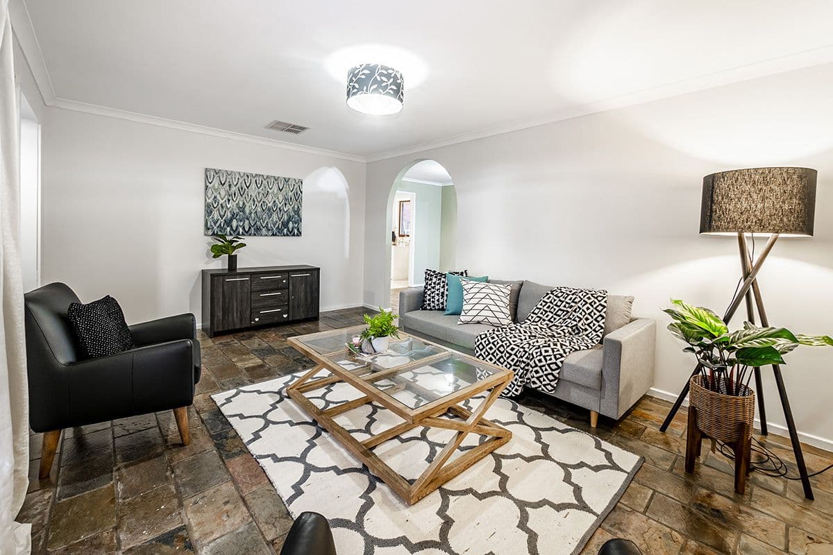 14 Emma Court, Hampton Park VIC 3976, Hampton Park - Thumbnail 2