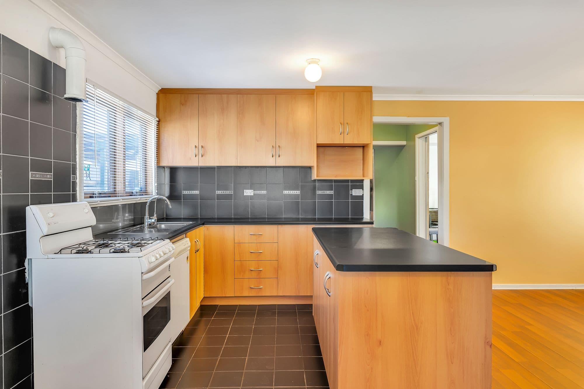 121 Wills Street, Largs Bay SA 5016, Largs Bay - Thumbnail 7