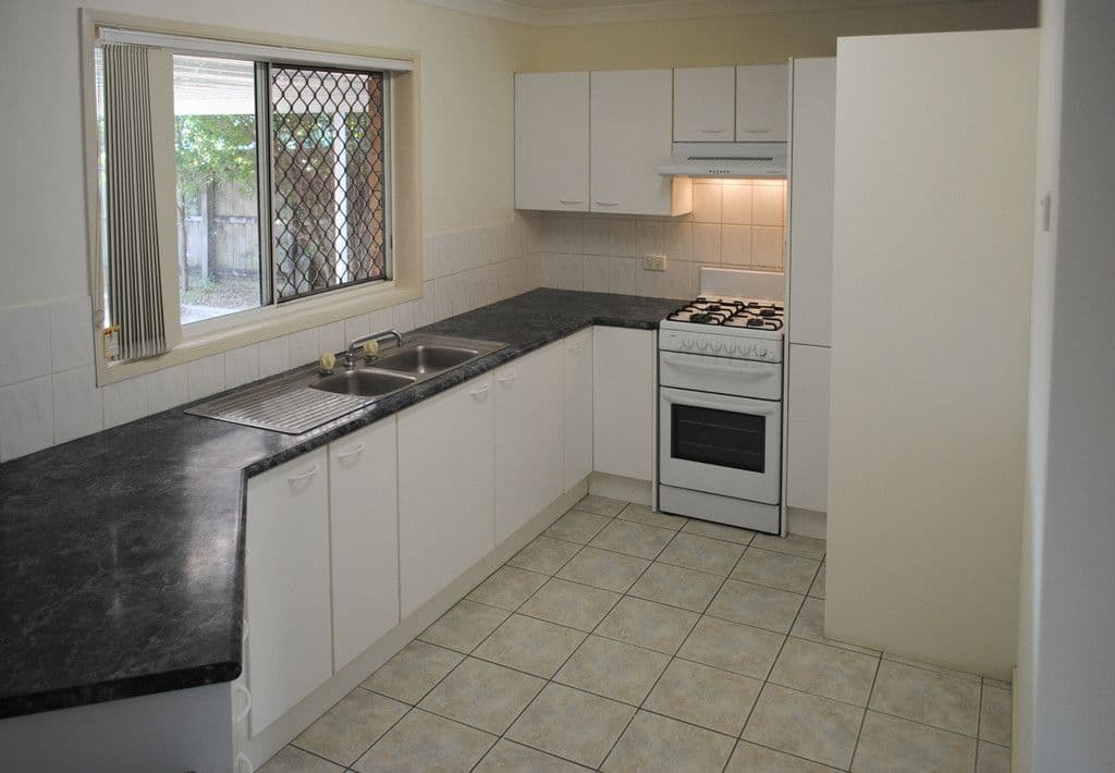 12 Macleay Crescent, TINGALPA QLD 4173, Tingalpa - Thumbnail 2