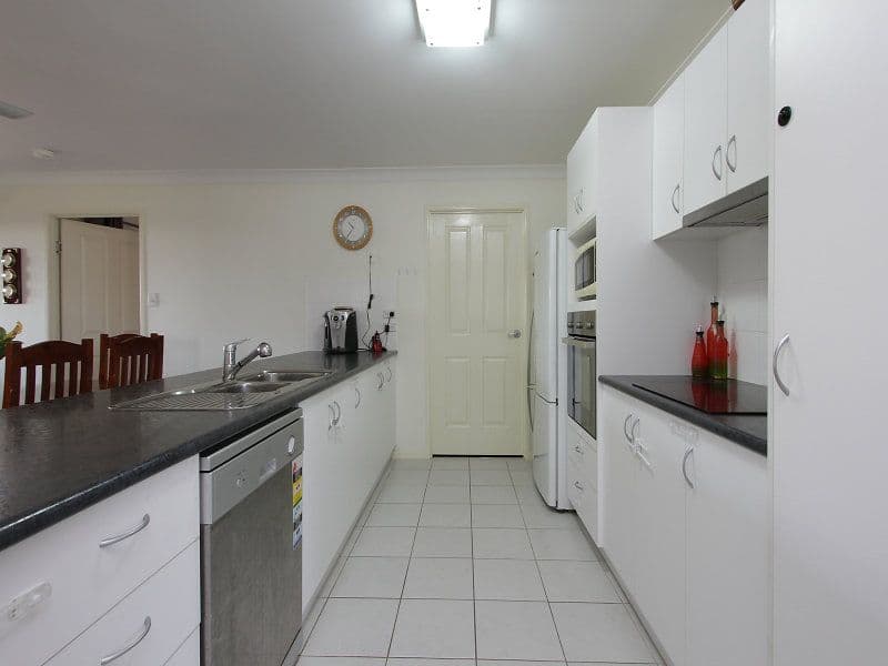 24 Debbiesue Drive, MOUNT PLEASANT QLD 4740, Mount Pleasant - Thumbnail 2