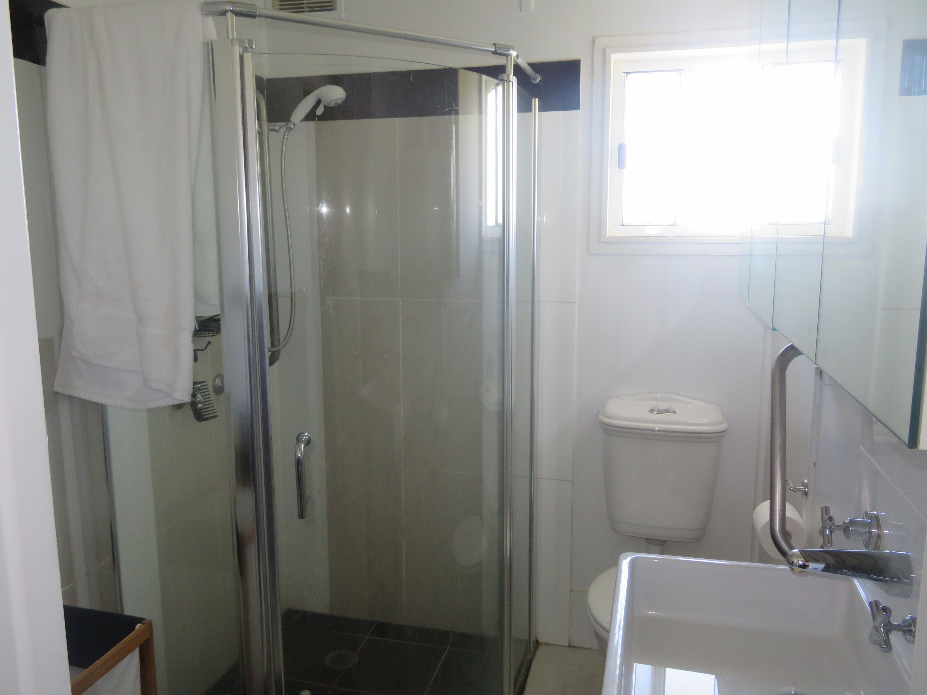 11 Jack Moses Avenue, Gundagai NSW 2722, Gundagai - Thumbnail 6