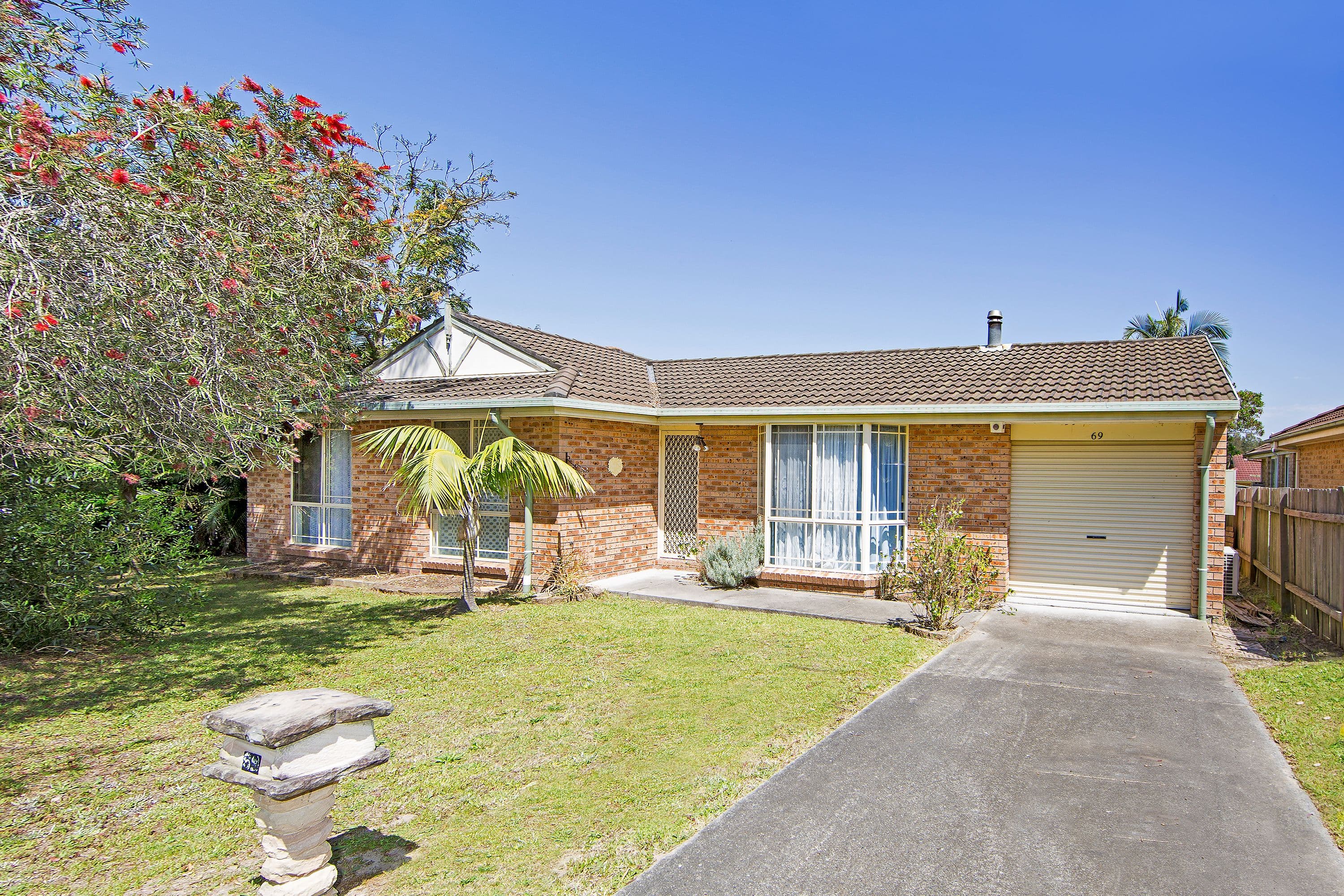 69 Barega Close, Buff Point - Image 1
