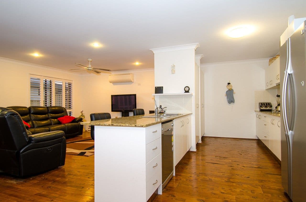 8 Noelene Lane, Arundel QLD 4214, Arundel - Thumbnail 5