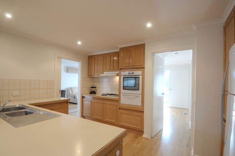 32  Albenca Street, MENTONE VIC 3194, Mentone - Thumbnail 2