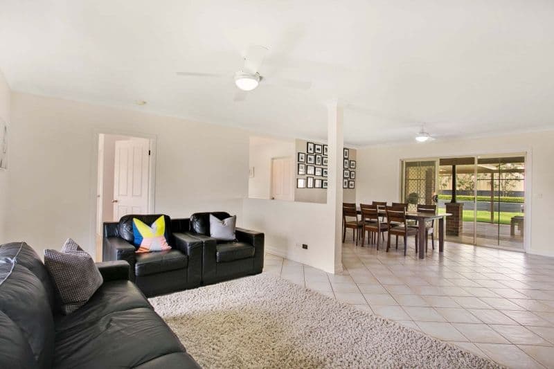 2 Blueberry Close, ABERGLASSLYN NSW 2320, Aberglasslyn - Thumbnail 2