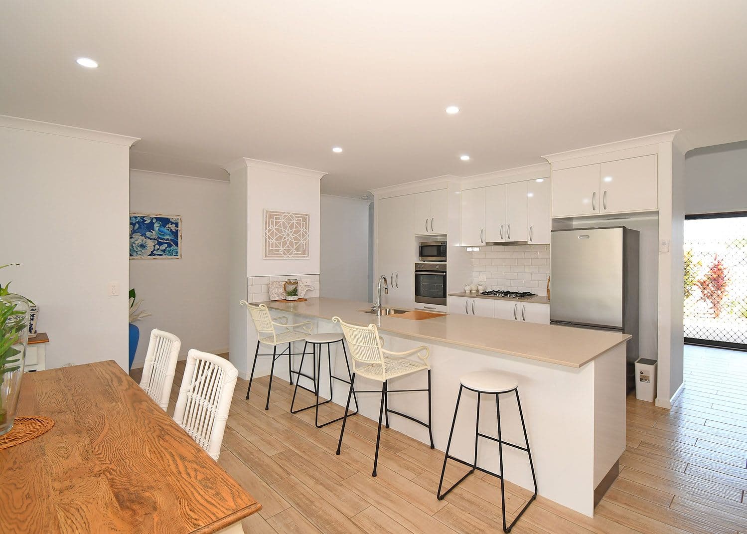 8 Chloe Court, URANGAN QLD 4655, Urangan - Thumbnail 2
