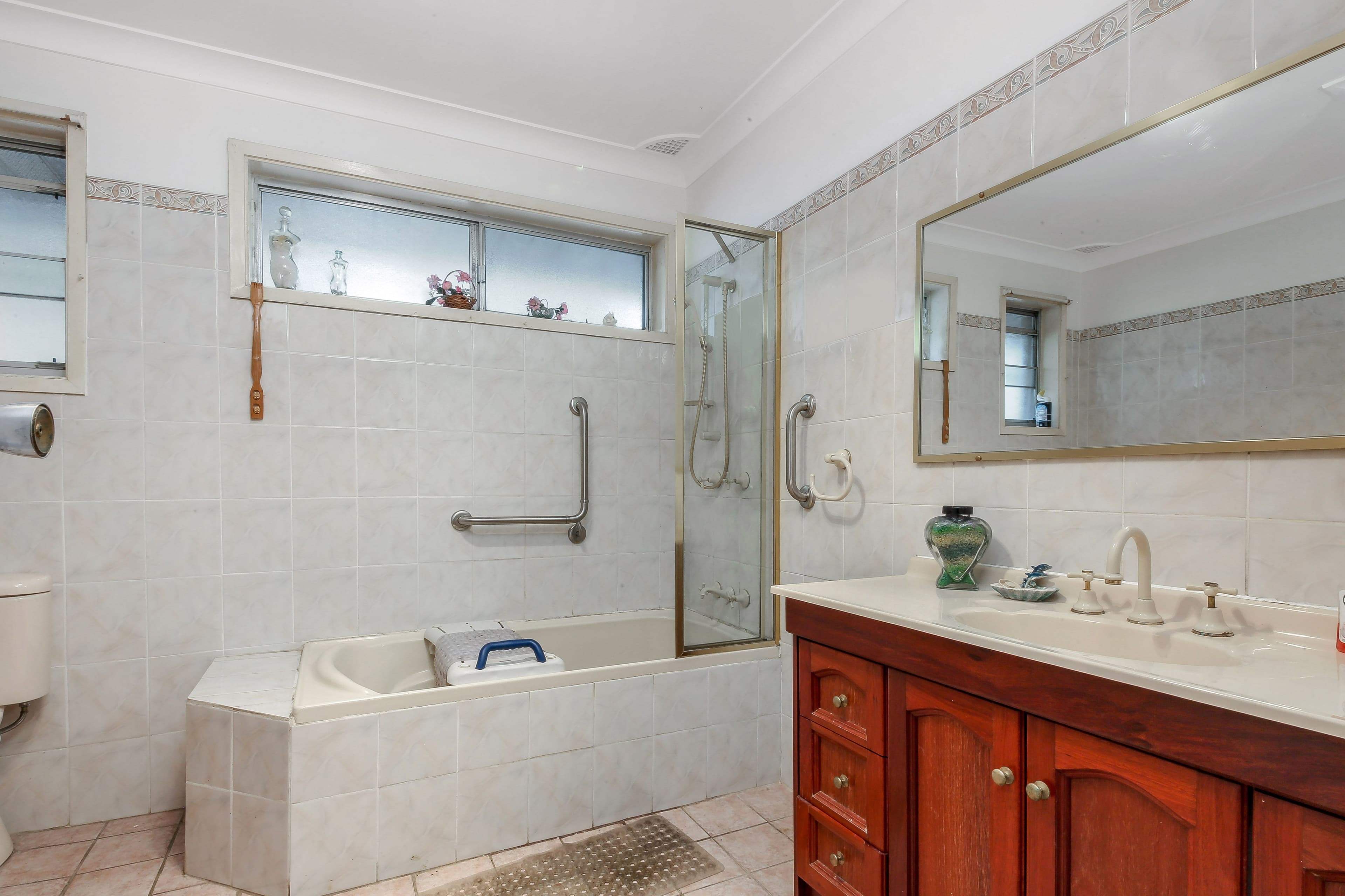 3 Saric Avenue, Georges Hall NSW 2198, Georges Hall - Thumbnail 7