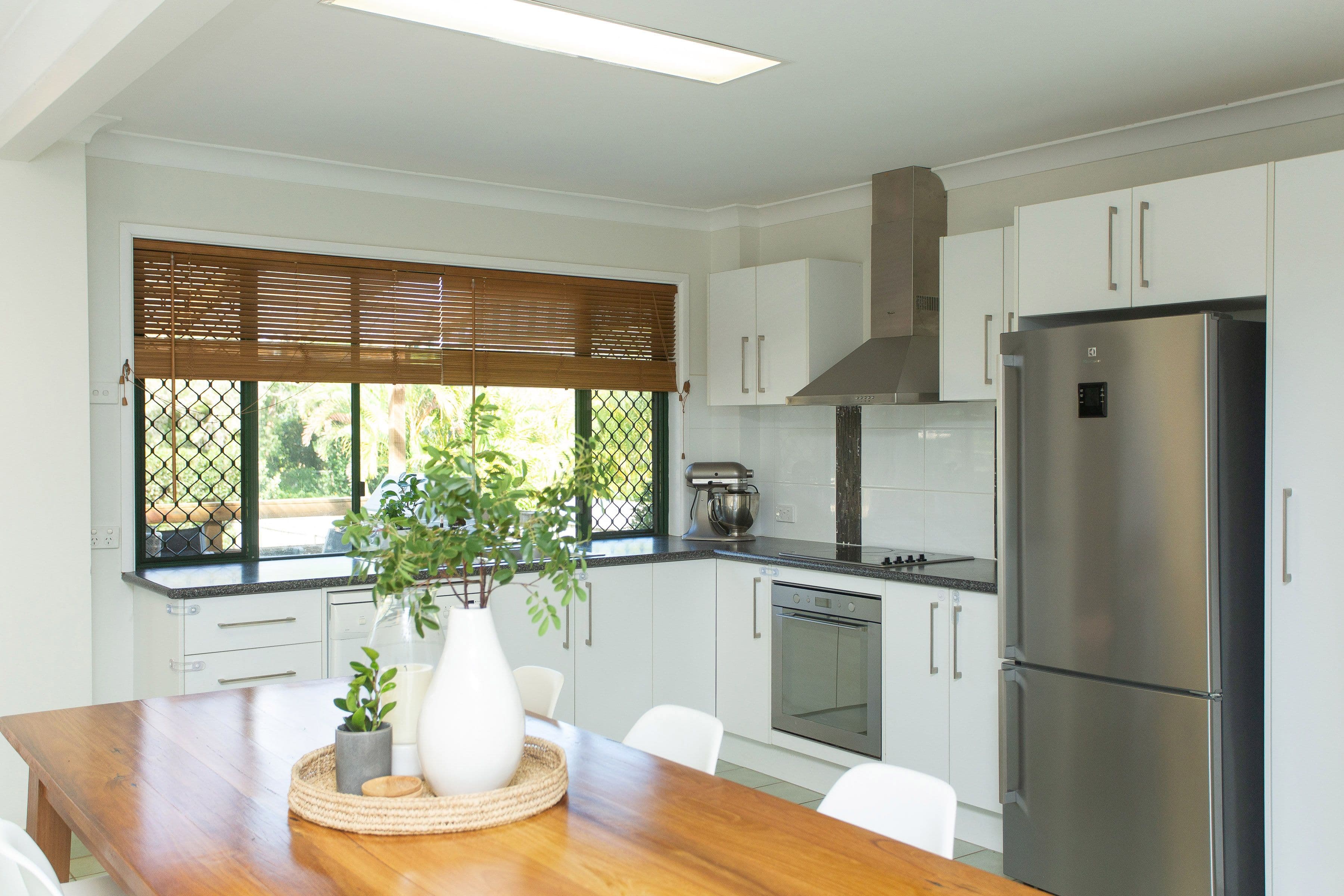 8 Gurrah Avenue, Southport QLD 4215, Southport - Thumbnail 2