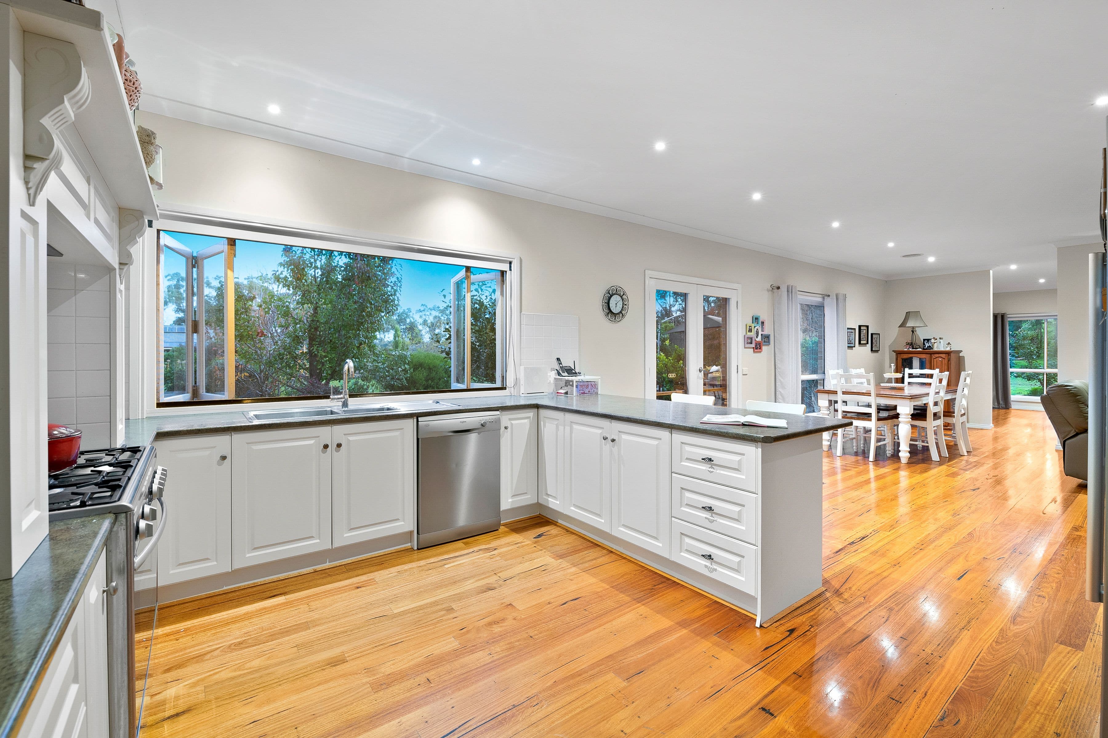 34 Bunjil Drive, Drouin VIC 3818, Drouin - Thumbnail 2