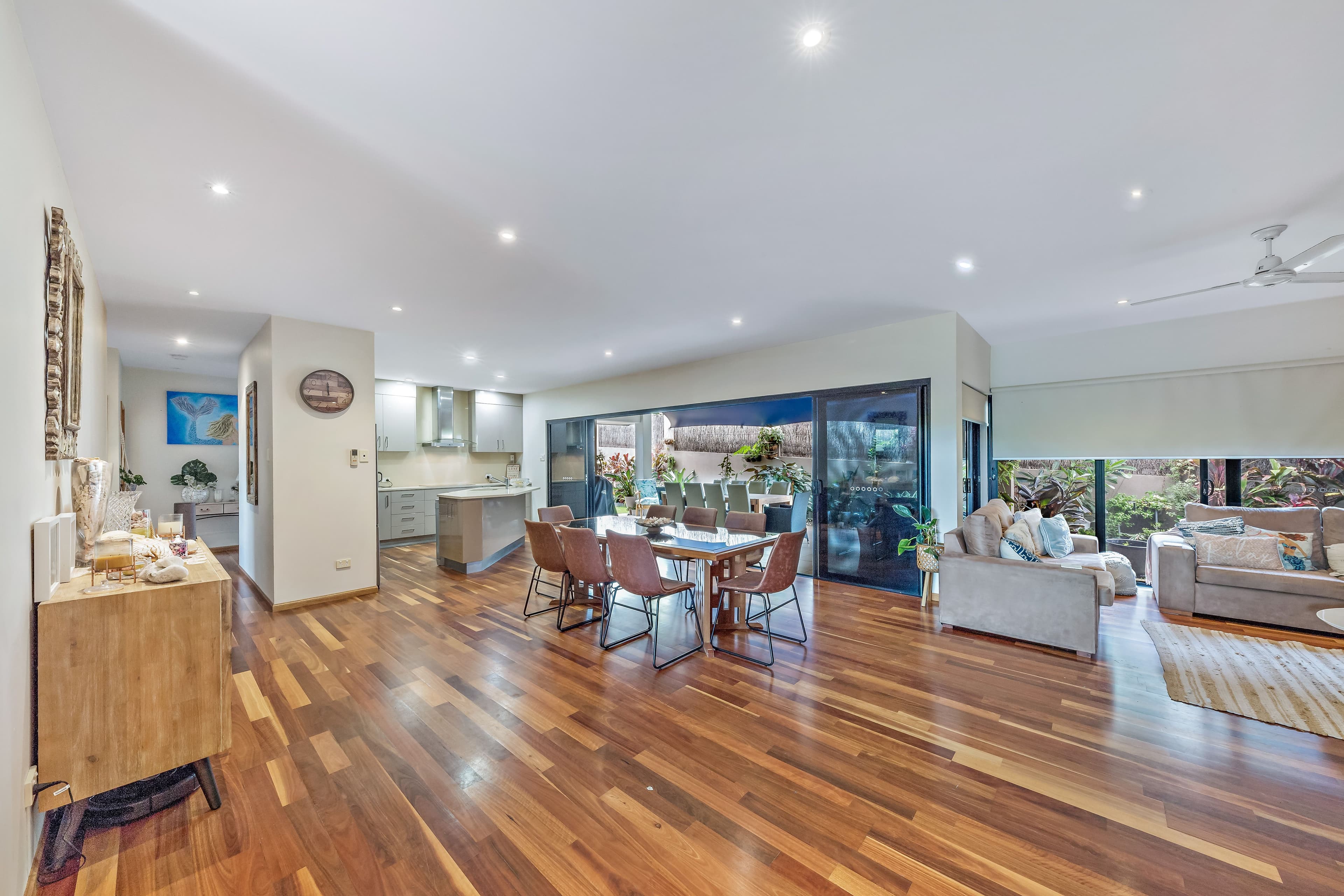 2 Linscot Close, Cannonvale QLD 4802, Cannonvale - Image 1