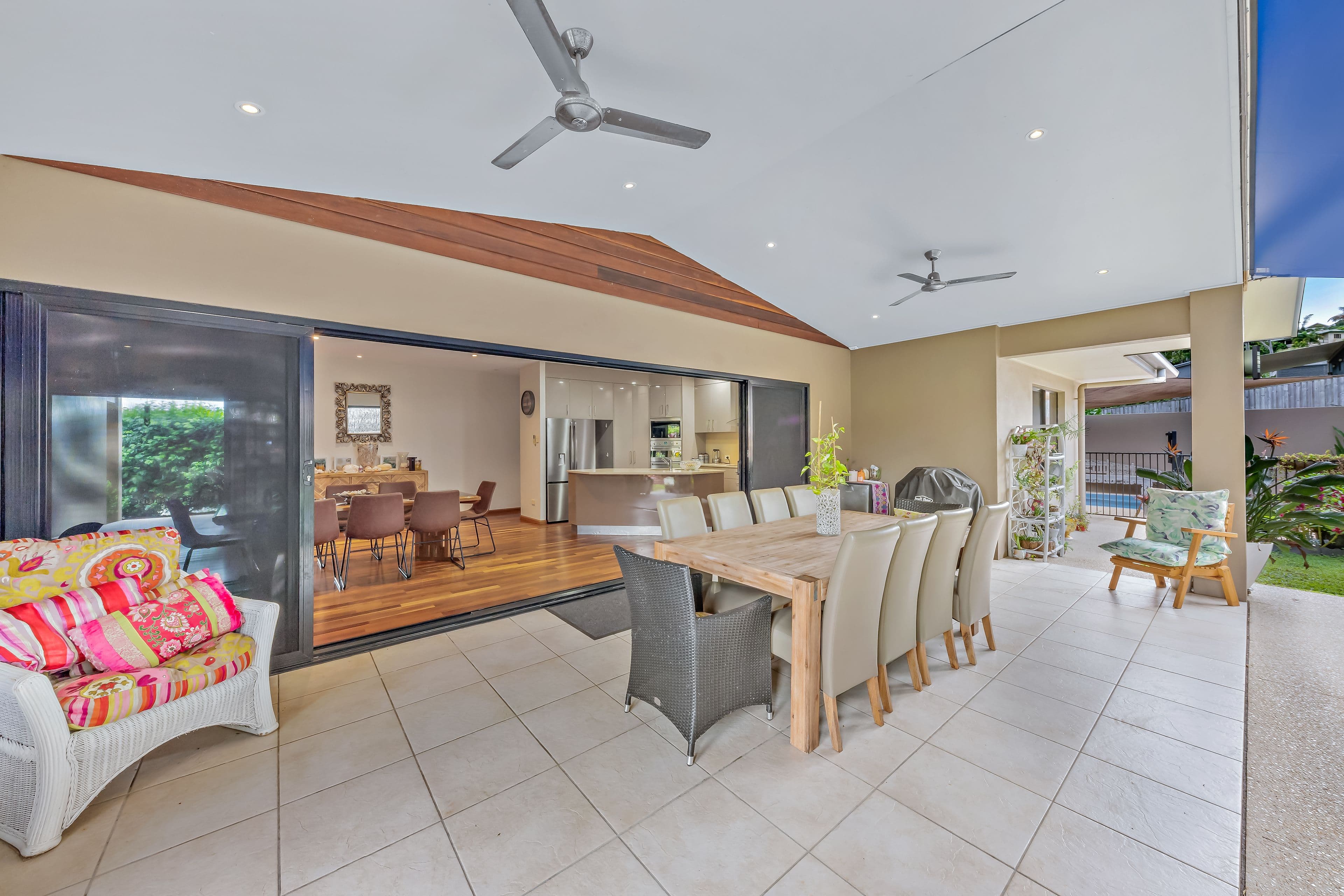 2 Linscot Close, Cannonvale QLD 4802, Cannonvale - Thumbnail 4