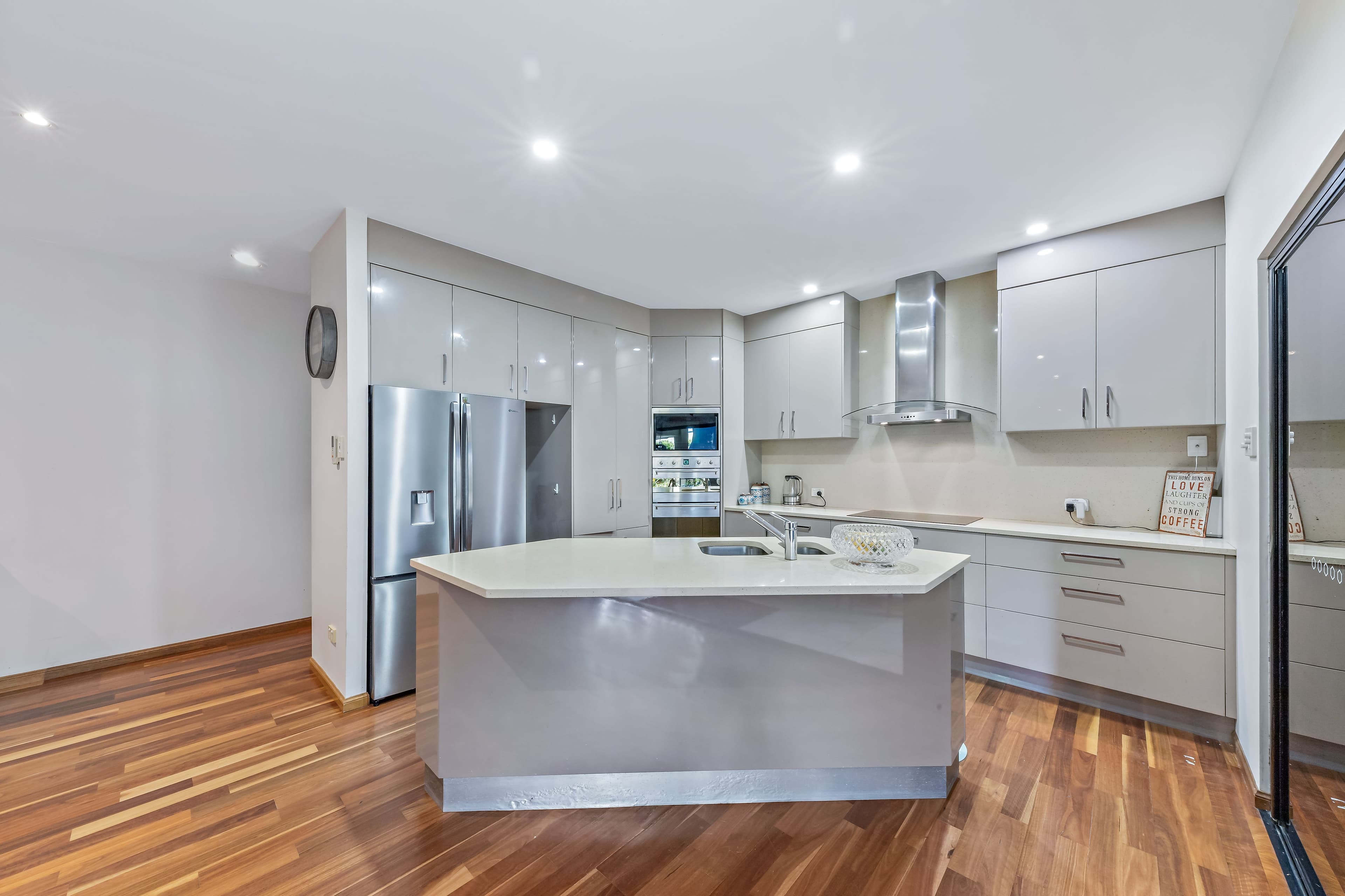 2 Linscot Close, Cannonvale QLD 4802, Cannonvale - Thumbnail 8