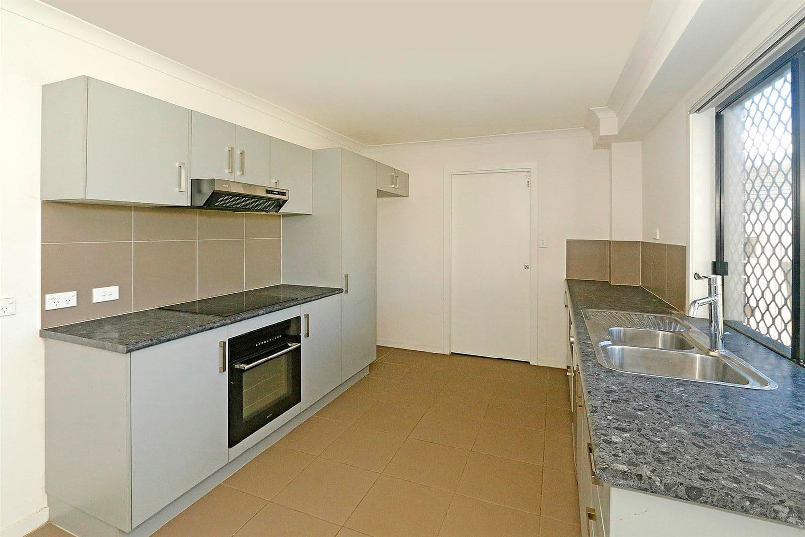 48 Leichhardt Drive, Gracemere QLD 4702, Gracemere - Thumbnail 2