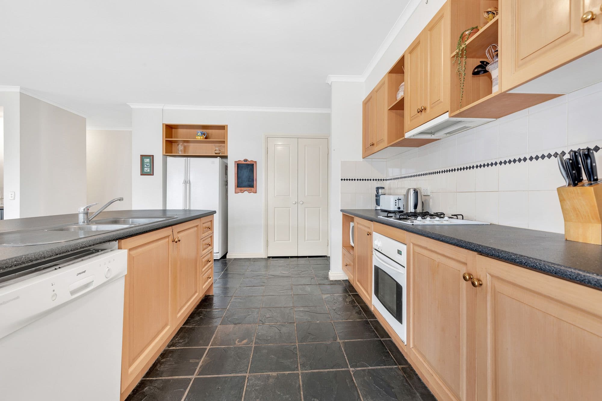 4 Monte Carlo Drive, Point Cook VIC 3030, Point Cook - Thumbnail 7